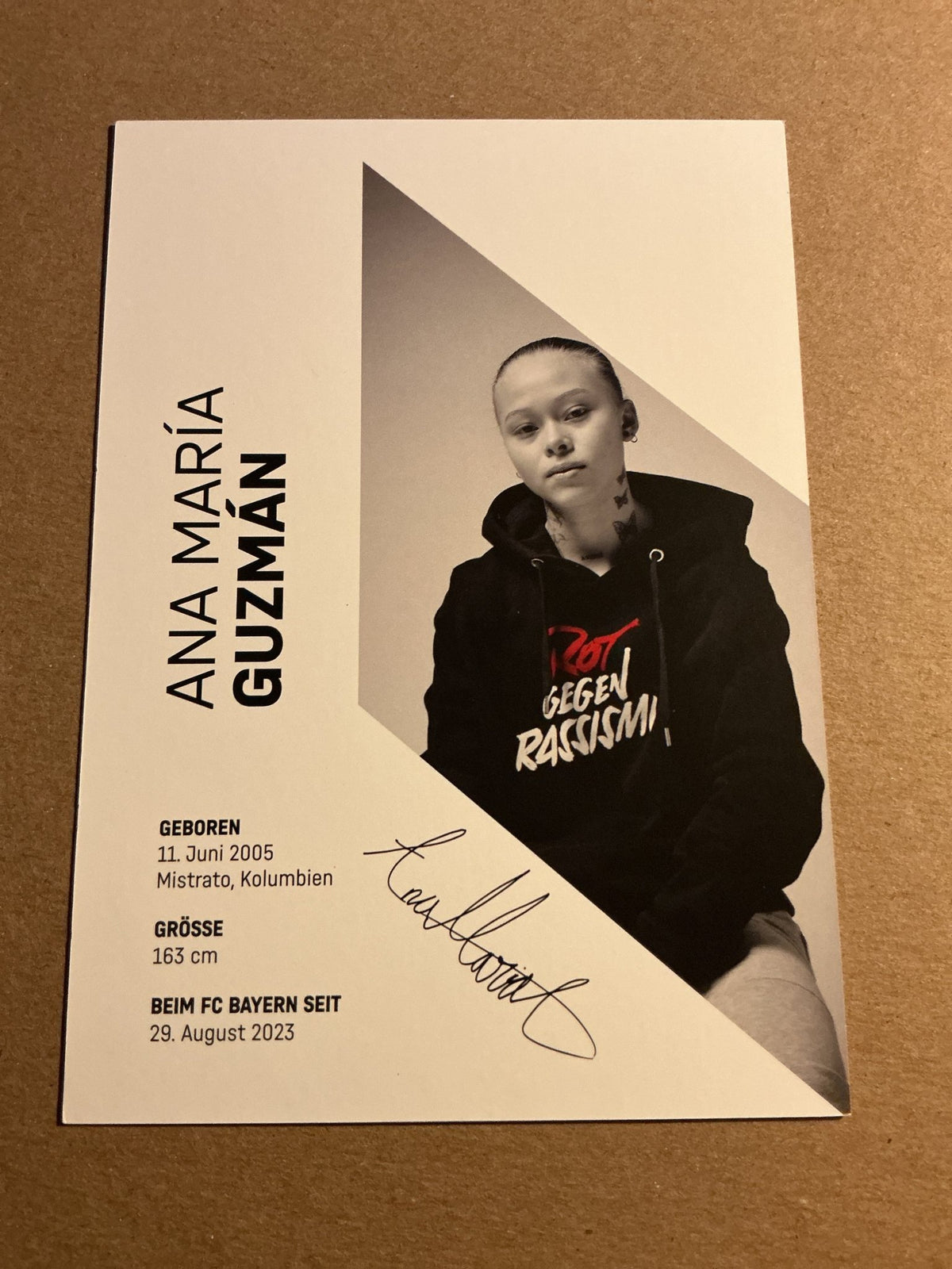 Ana María Guzmán, Colombia 🇨🇴 FC Bayern München 2023/24 hand signed - Autographs-World