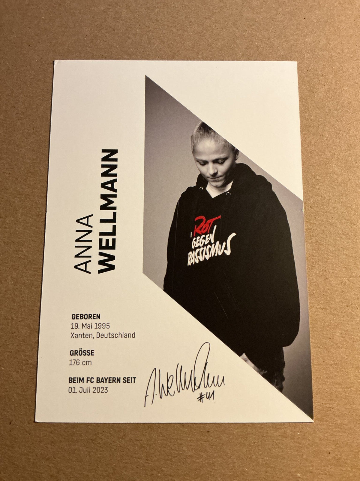 Anna Wellmann, Germany 🇩🇪 FC Bayern München 2023/24 hand signed - Autographs-World