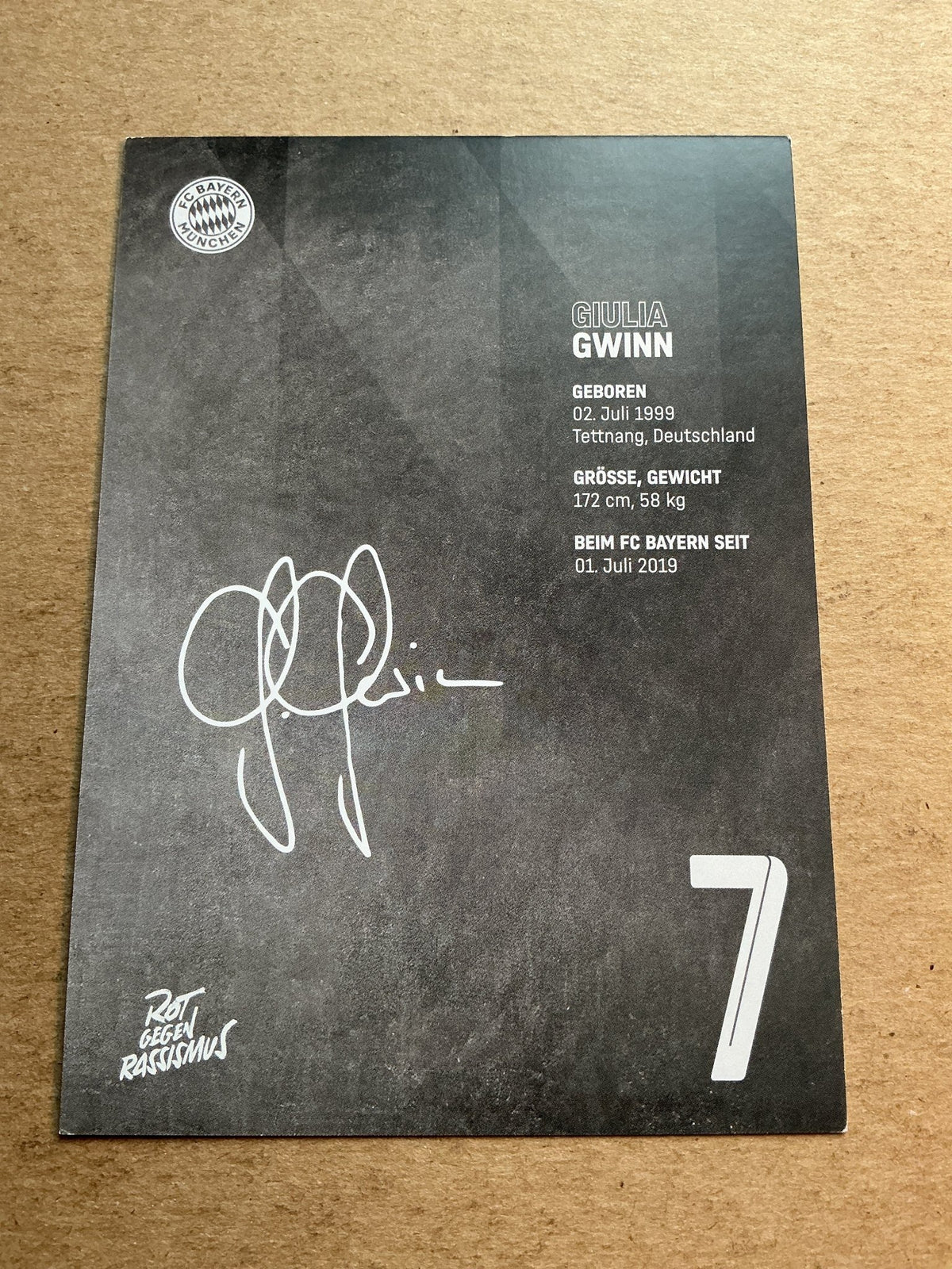 Giulia Gwinn, Germany 🇩🇪 FC Bayern München 2022/23 hand signed - Autographs-World