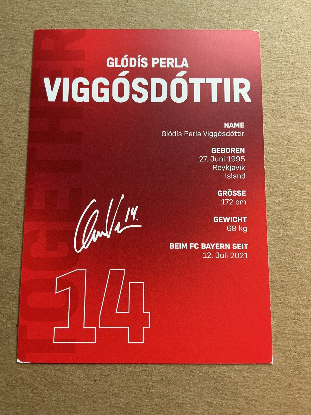 Glódís Perla Viggósdóttir, Iceland 🇮🇸 FC Bayern München 2021/22 hand signed - Autographs-World