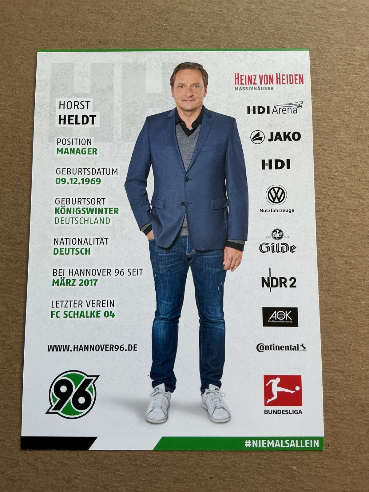 Horst Heldt, Germany 🇩🇪 Hannover 96 2017/18 hand signed - Autographs-World