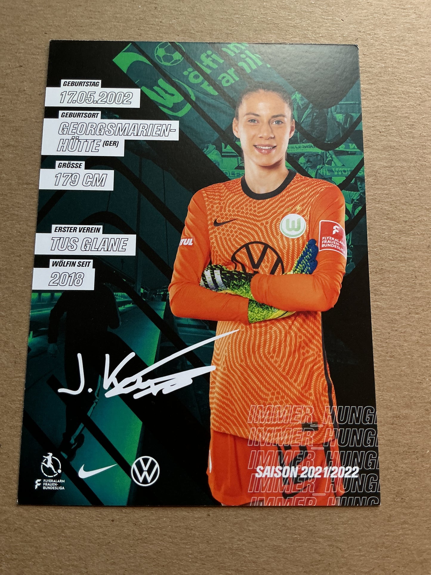 Julia Kassen, Germany π©πͺ VfL Wolfsburg 2021/22 hand signed