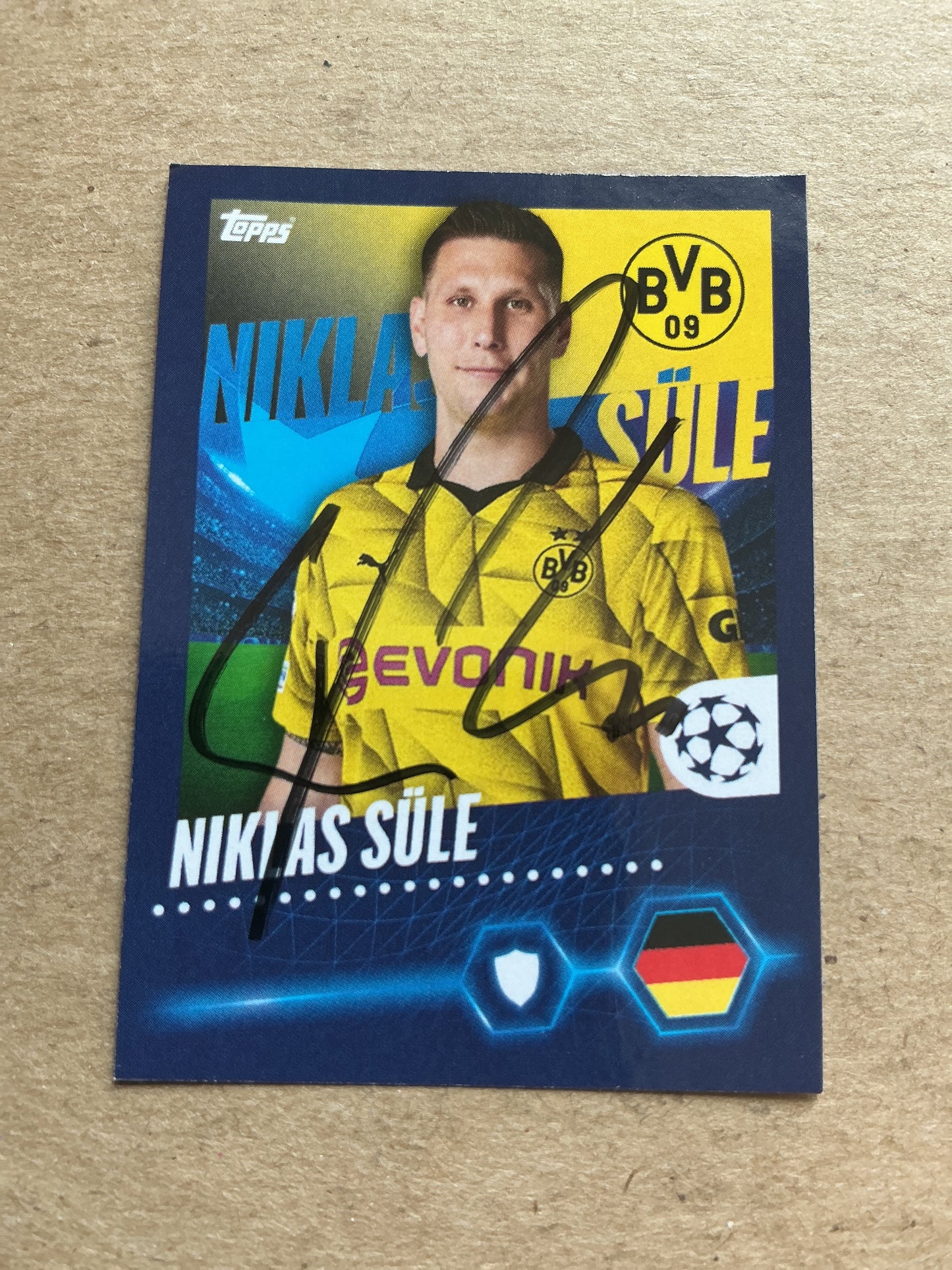 Niklas Süle, Germany 🇩🇪 Borussia Dortmund 2023/24 Topps hand signed
