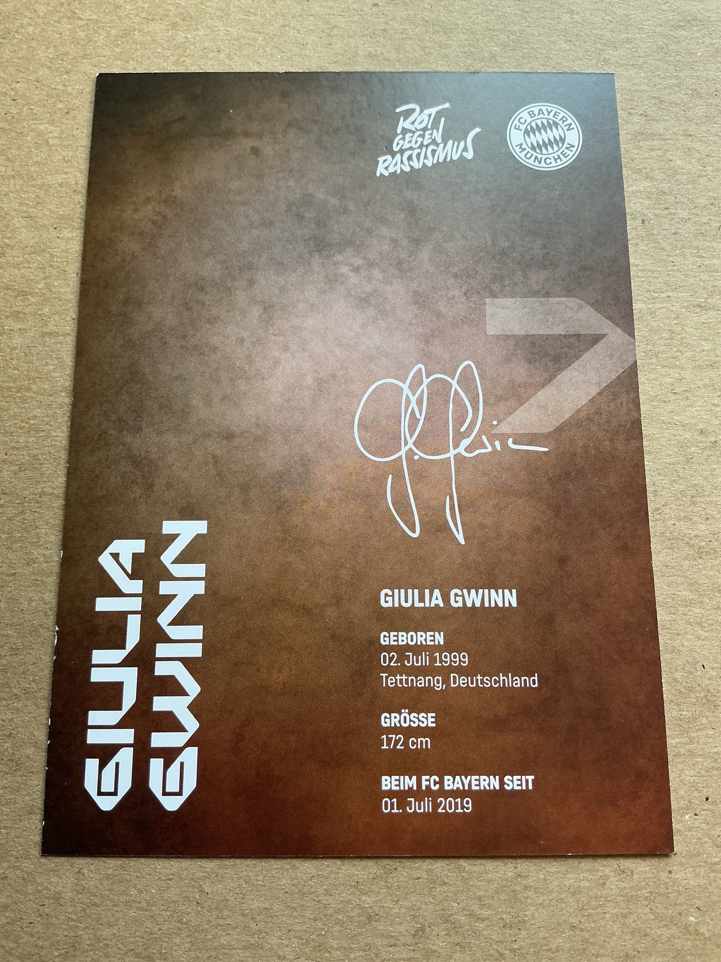 Giulia Gwinn, Germany 🇩🇪 FC Bayern Munich 2024/25 hand signed