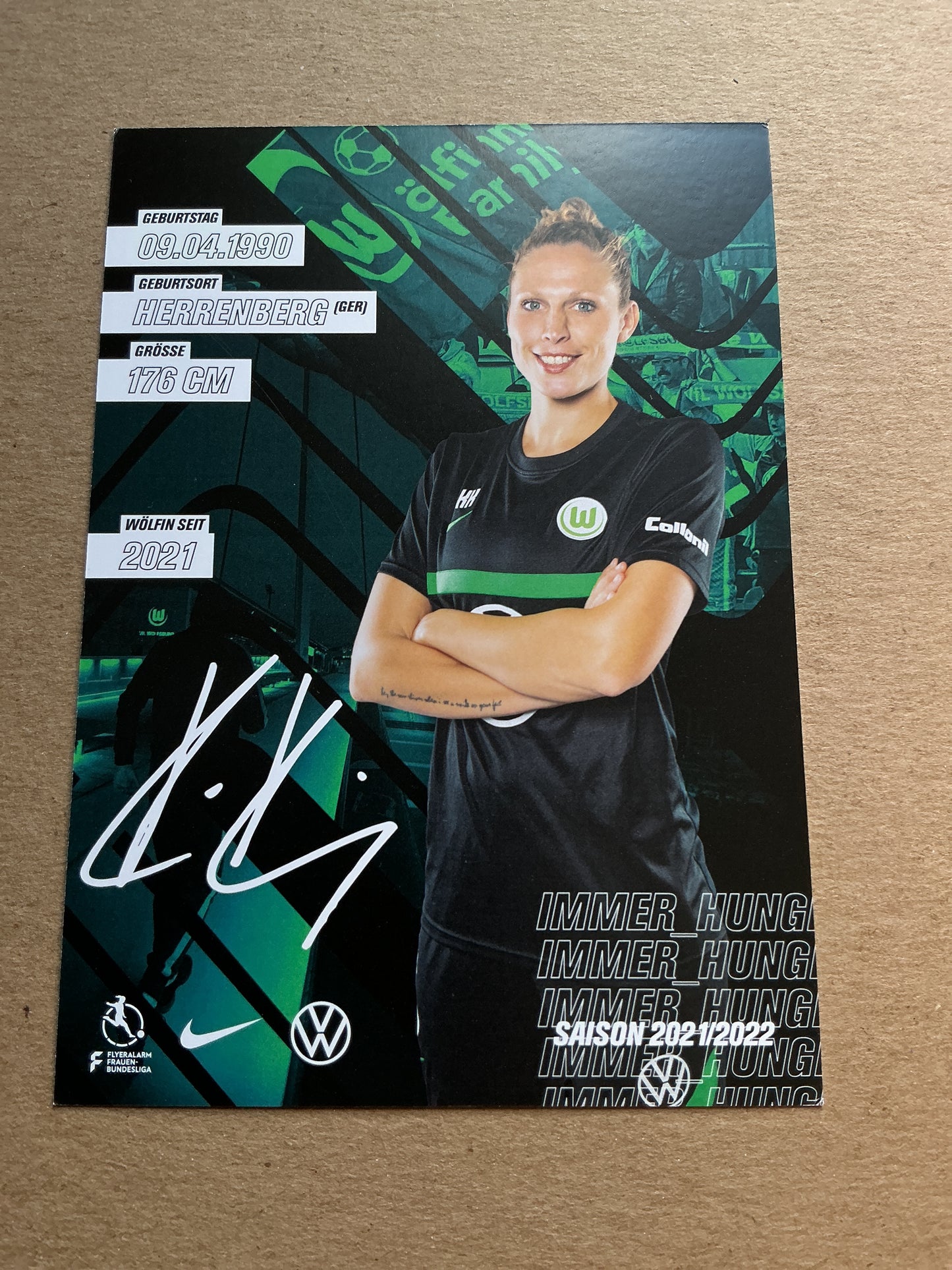 Kim Kulig, Germany π©πͺ VfL Wolfsburg 2021/22 hand signed