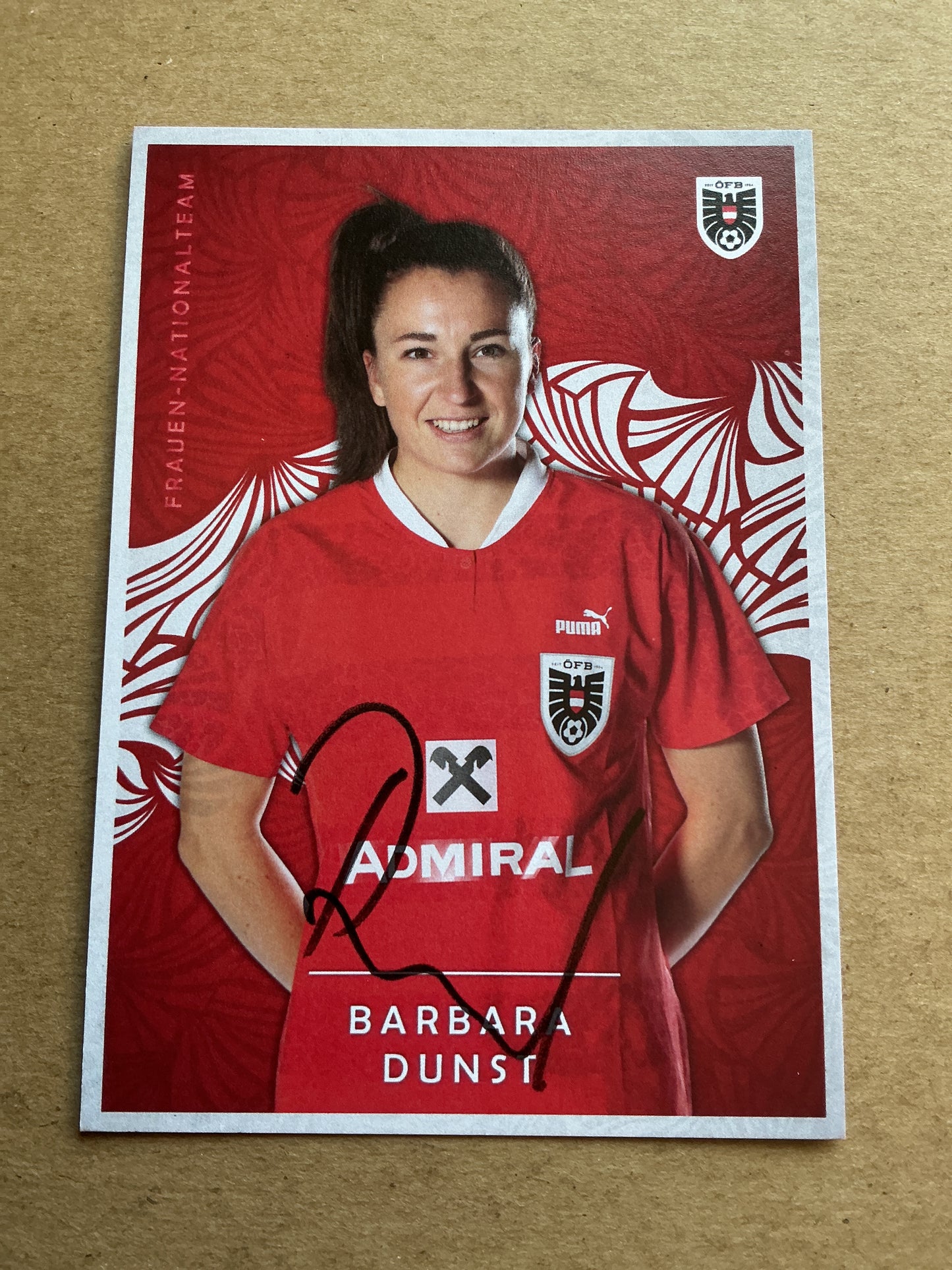 Barbara Dunst, Austria 🇦🇹 2024 Eintracht Frankfurt hand signed