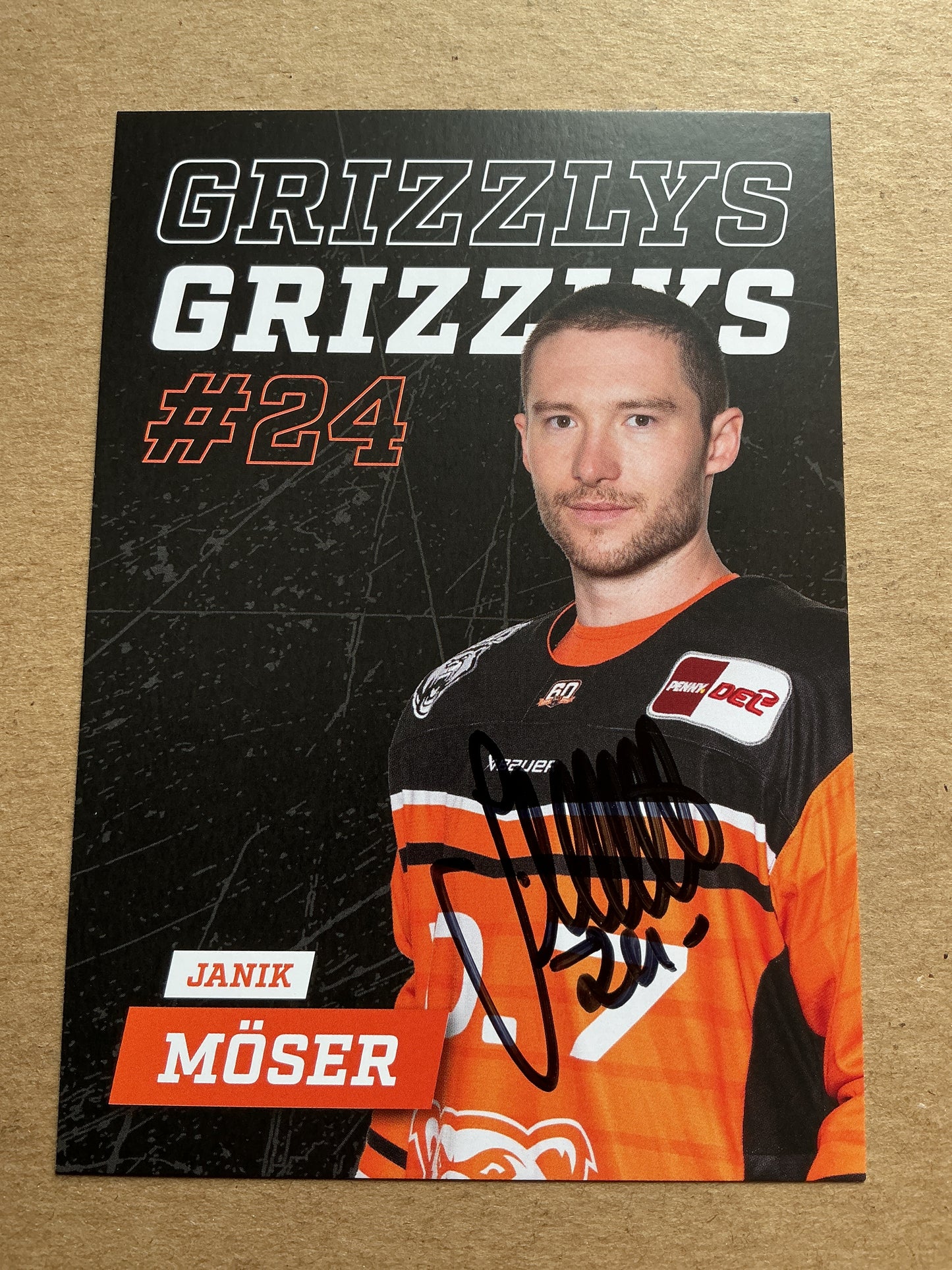 Janik Möser, Germany 🇩🇪 Grizzlys Wolfsburg 2024/25 hand signed