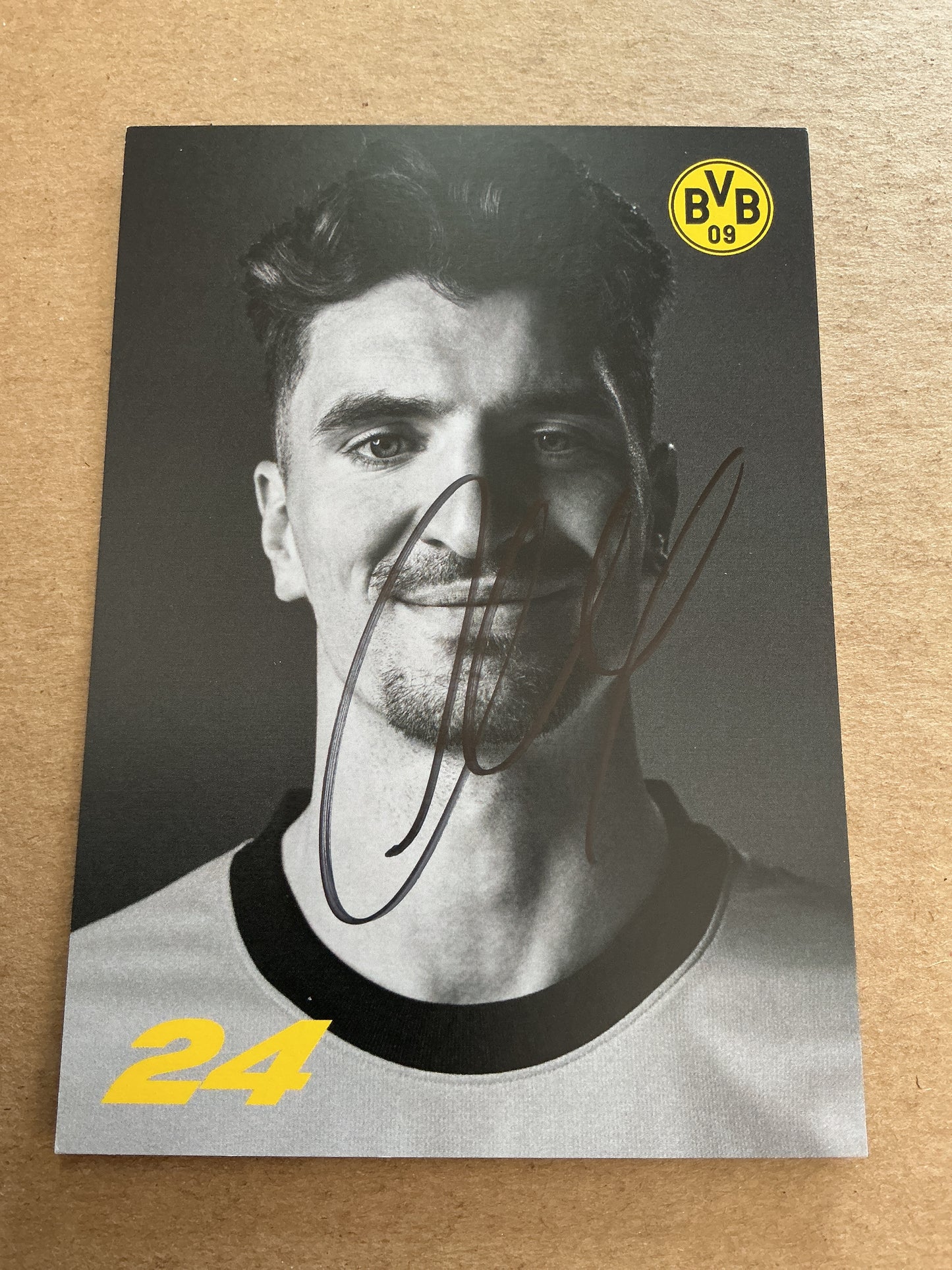 Thomas Meunier, Belgium 🇧🇪 Borussia Dortmund 2023/24 hand signed