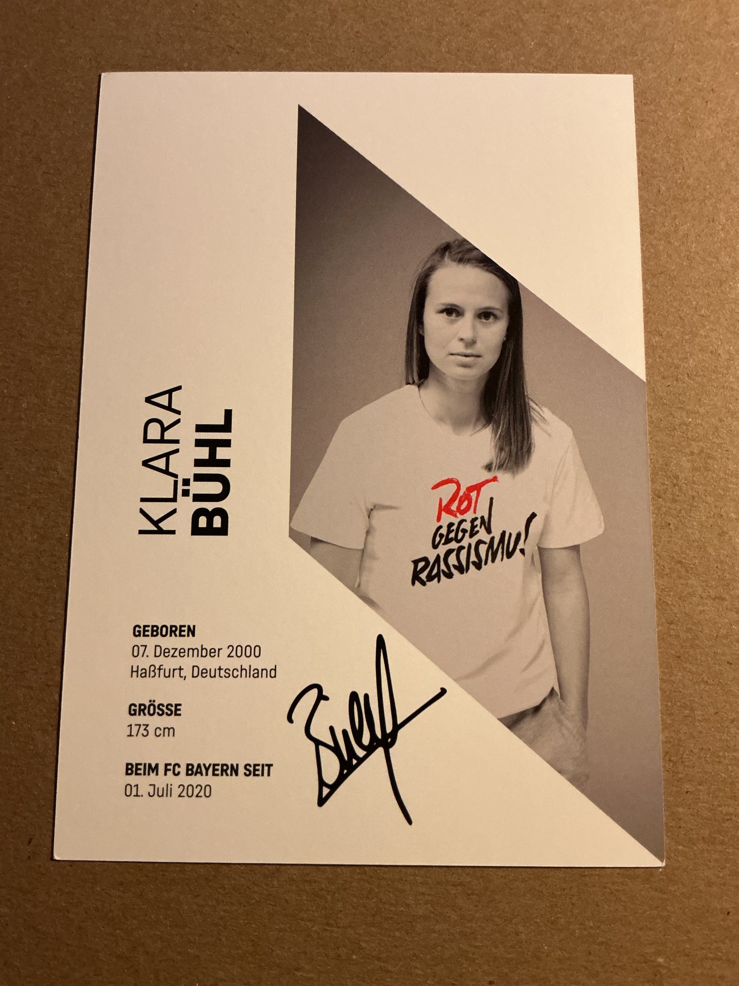 Klara Bühl, Germany 🇩🇪 FC Bayern München 2023/24 hand signed