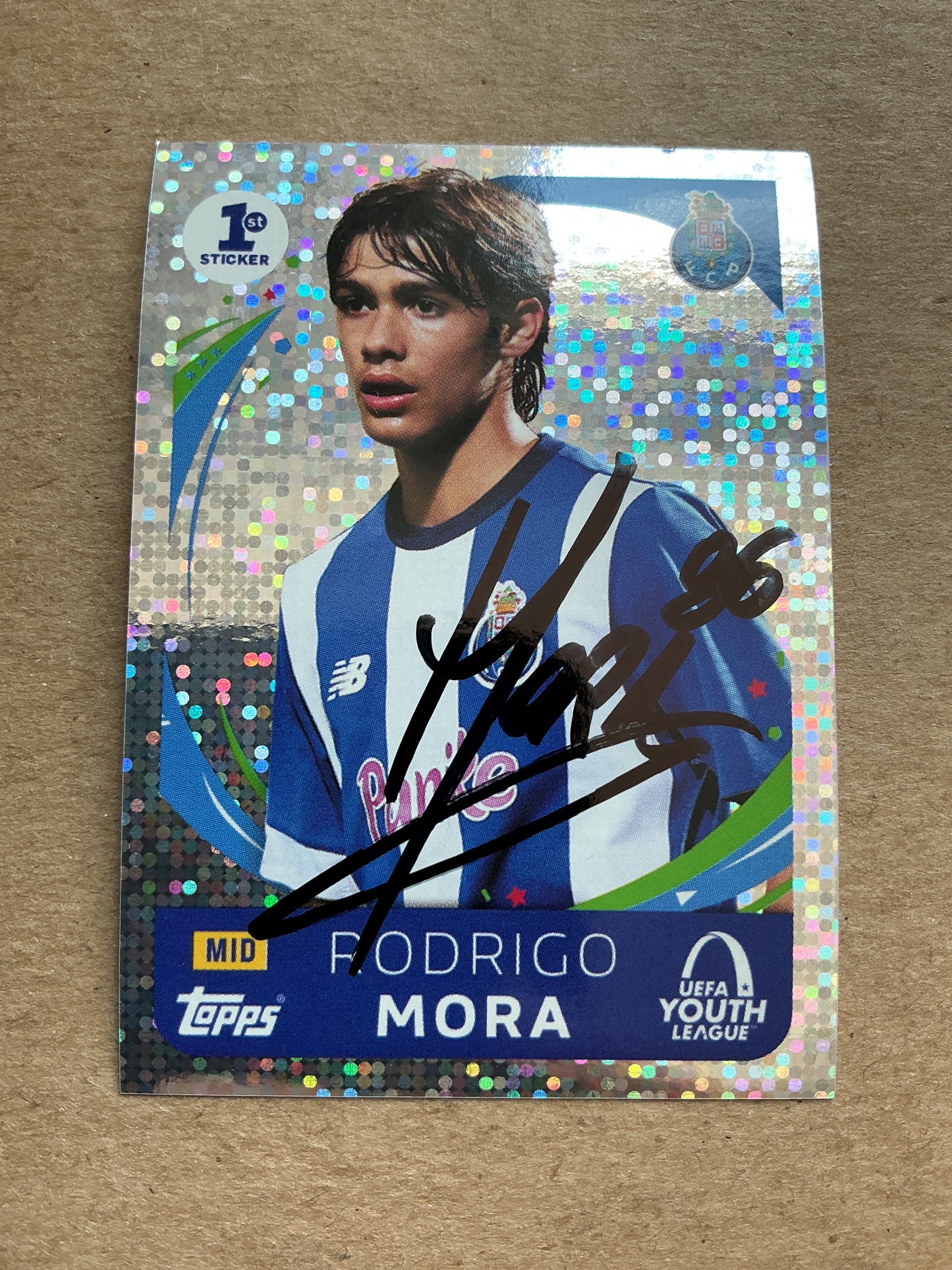 Rodrigo Mora, Portugal 🇵🇹 FC Porto 2024/25 Topps hand signed
