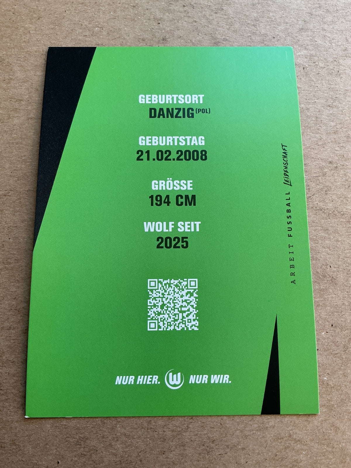 Jakub Zielinski, Poland 🇵🇱 VfL Wolfsburg 2025/26 hand signed - Autographs-World
