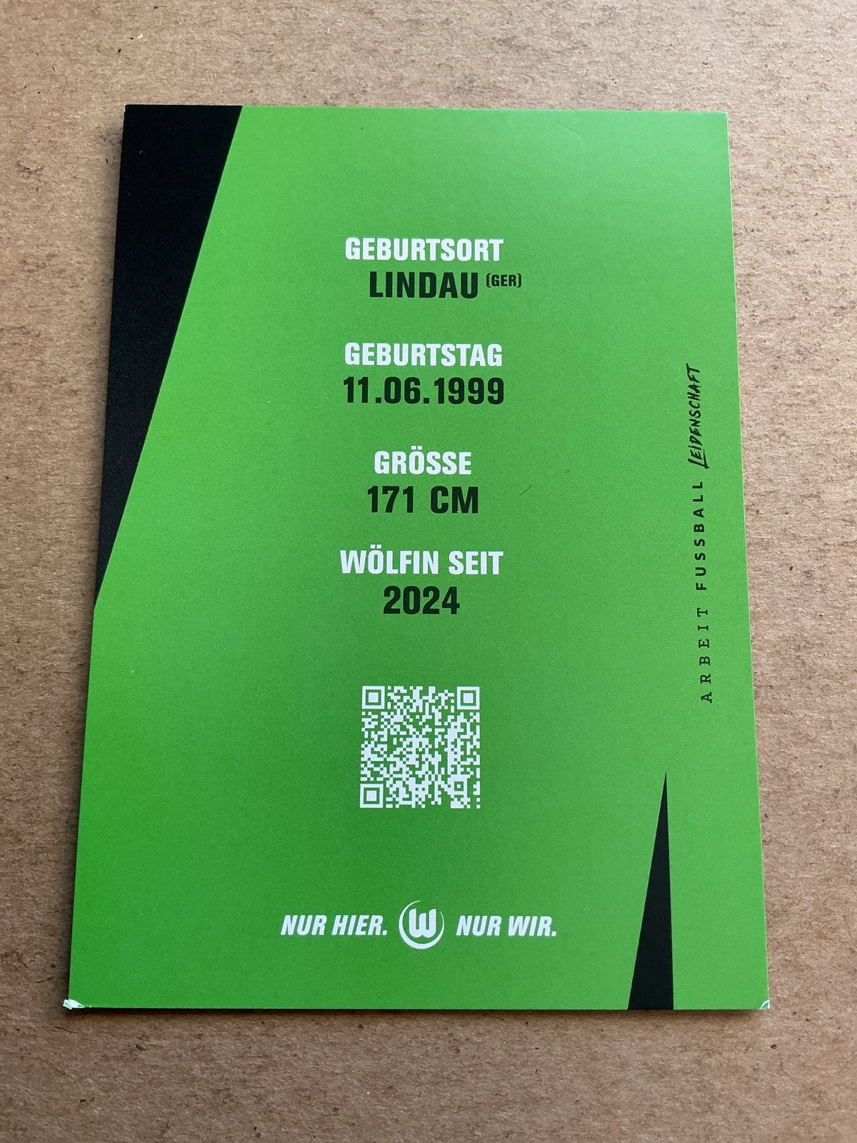 Janina Minge, Germany 🇩🇪 VfL Wolfsburg 2025/26 hand signed - Autographs-World