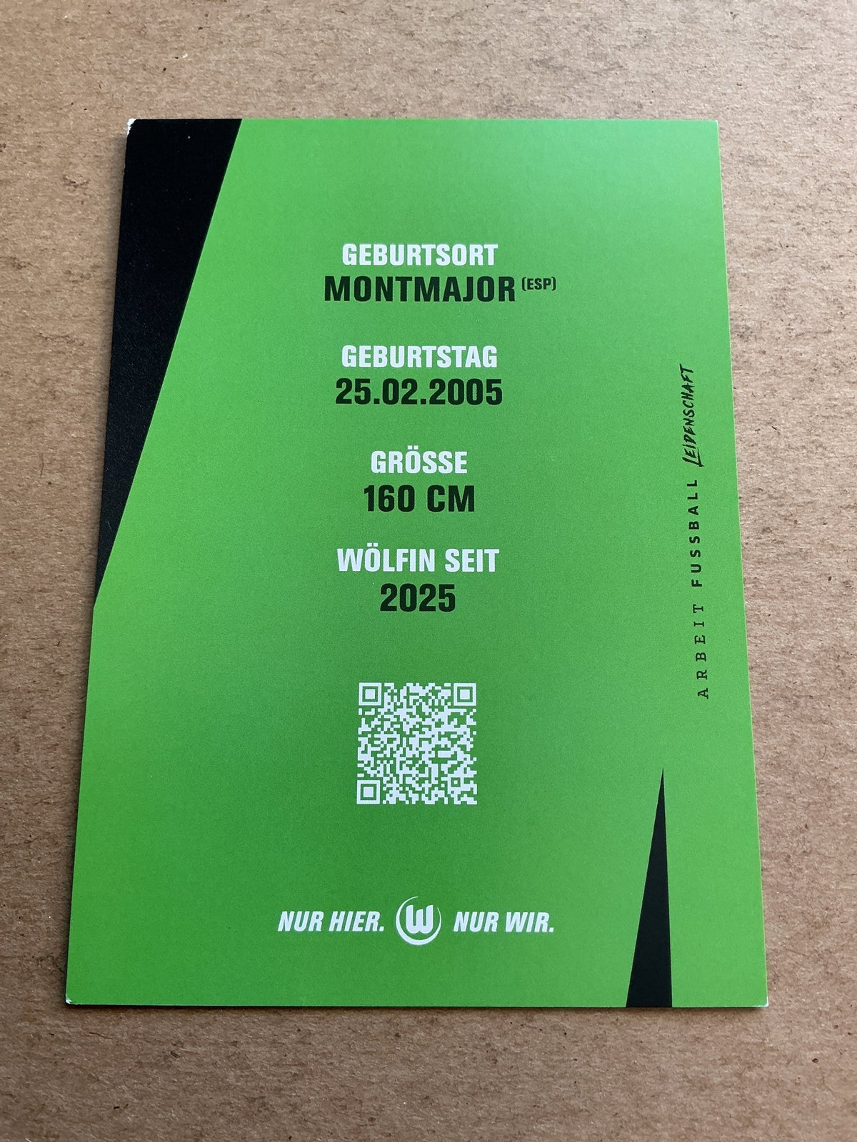 Judit Pujols, Spain 🇪🇸 VfL Wolfsburg 2025/26 hand signed - Autographs-World