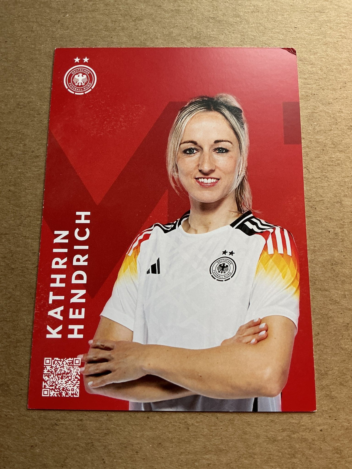 Kathrin Hendrich, Germany 🇩🇪 Summer Olympics 2024 hand signed - Autographs-World