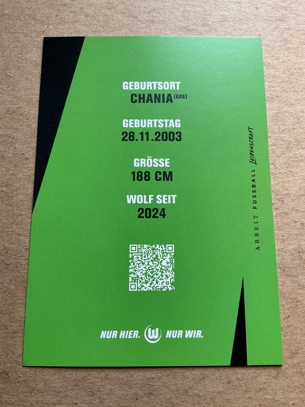Konstantinos Koulierakis, Greece 🇬🇷 VfL Wolfsburg 2025/26 hand signed - Autographs-World