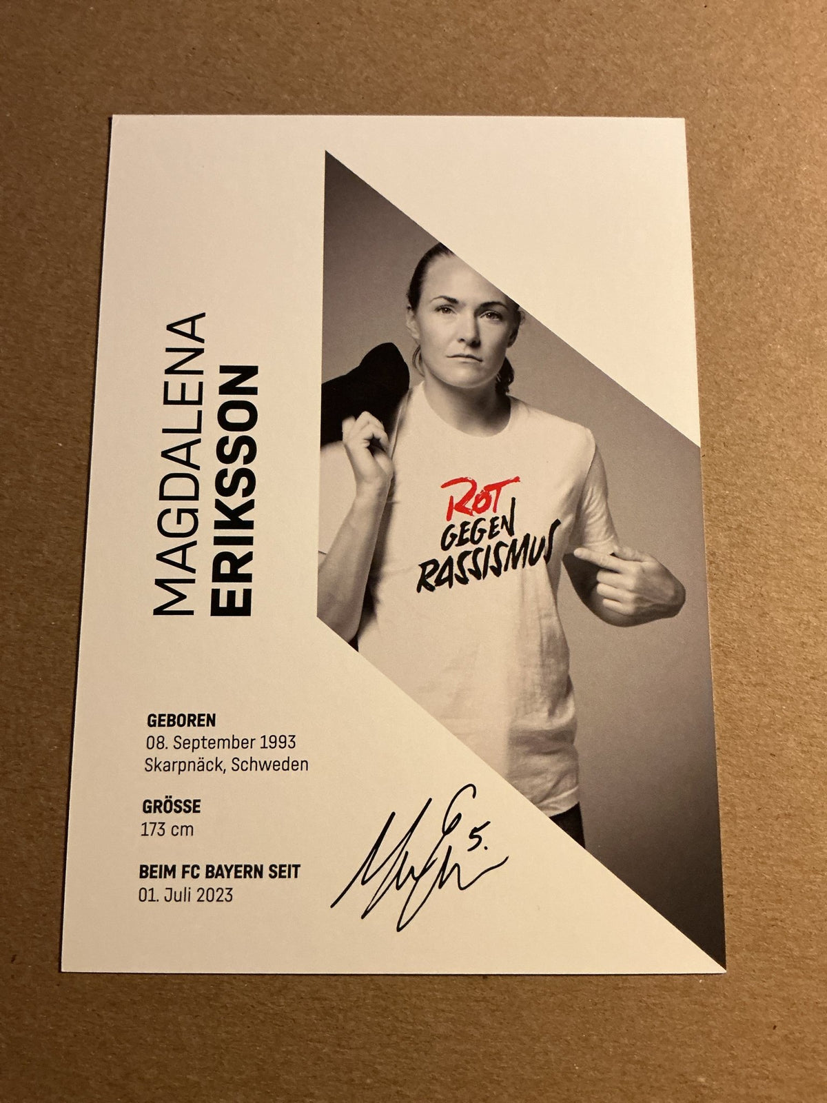 Magdalena Eriksson, Sweden 🇸🇪 FC Bayern München 2023/24 hand signed - Autographs-World