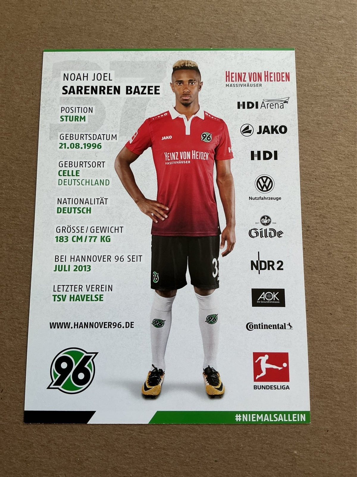 Noah Joel Sarenren Bazee, Germany 🇩🇪 Hannover 96 2017/18 hand signed - Autographs-World