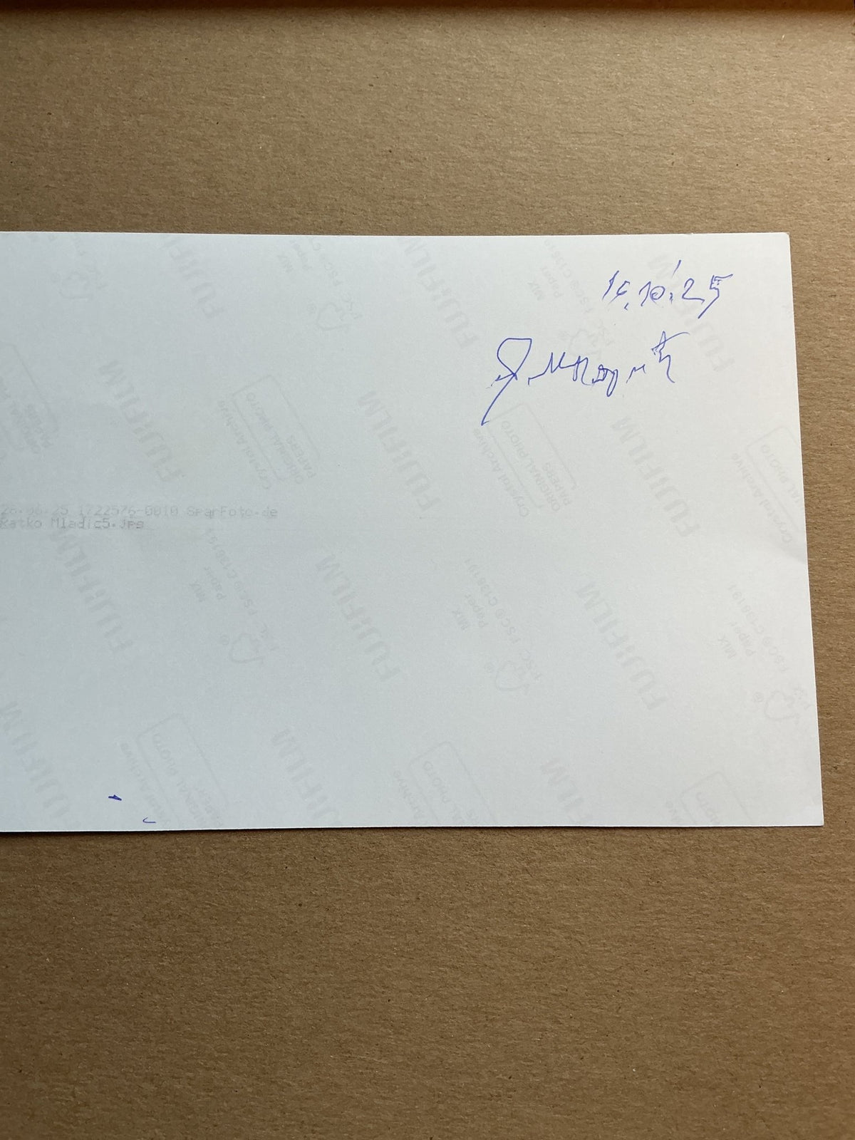 Ratko Mladic, Serbia 🇷🇸 General War Criminal hand signed - Autographs-World