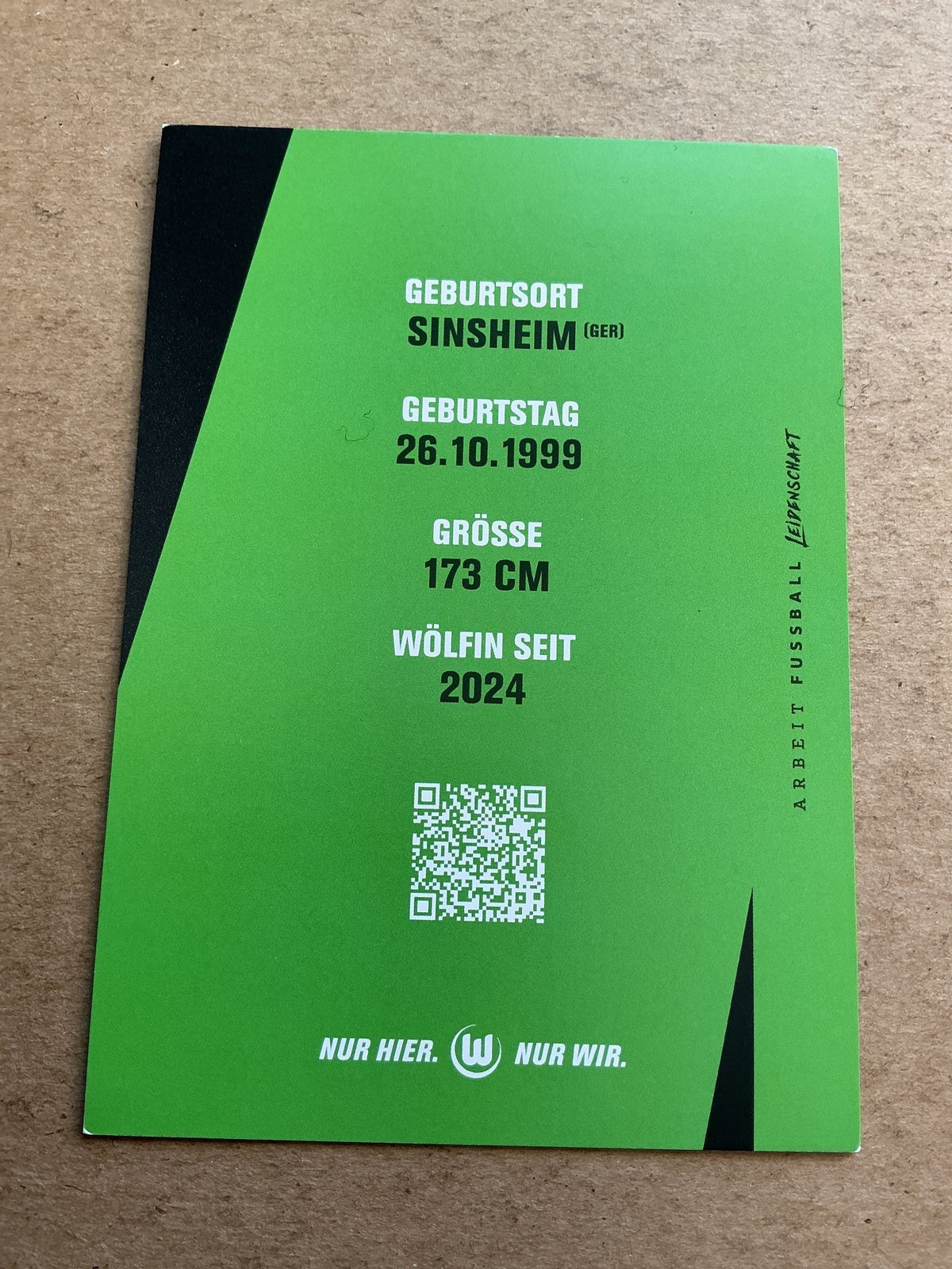 Sarai Linder, Germany 🇩🇪 VfL Wolfsburg 2025/26 hand signed - Autographs-World