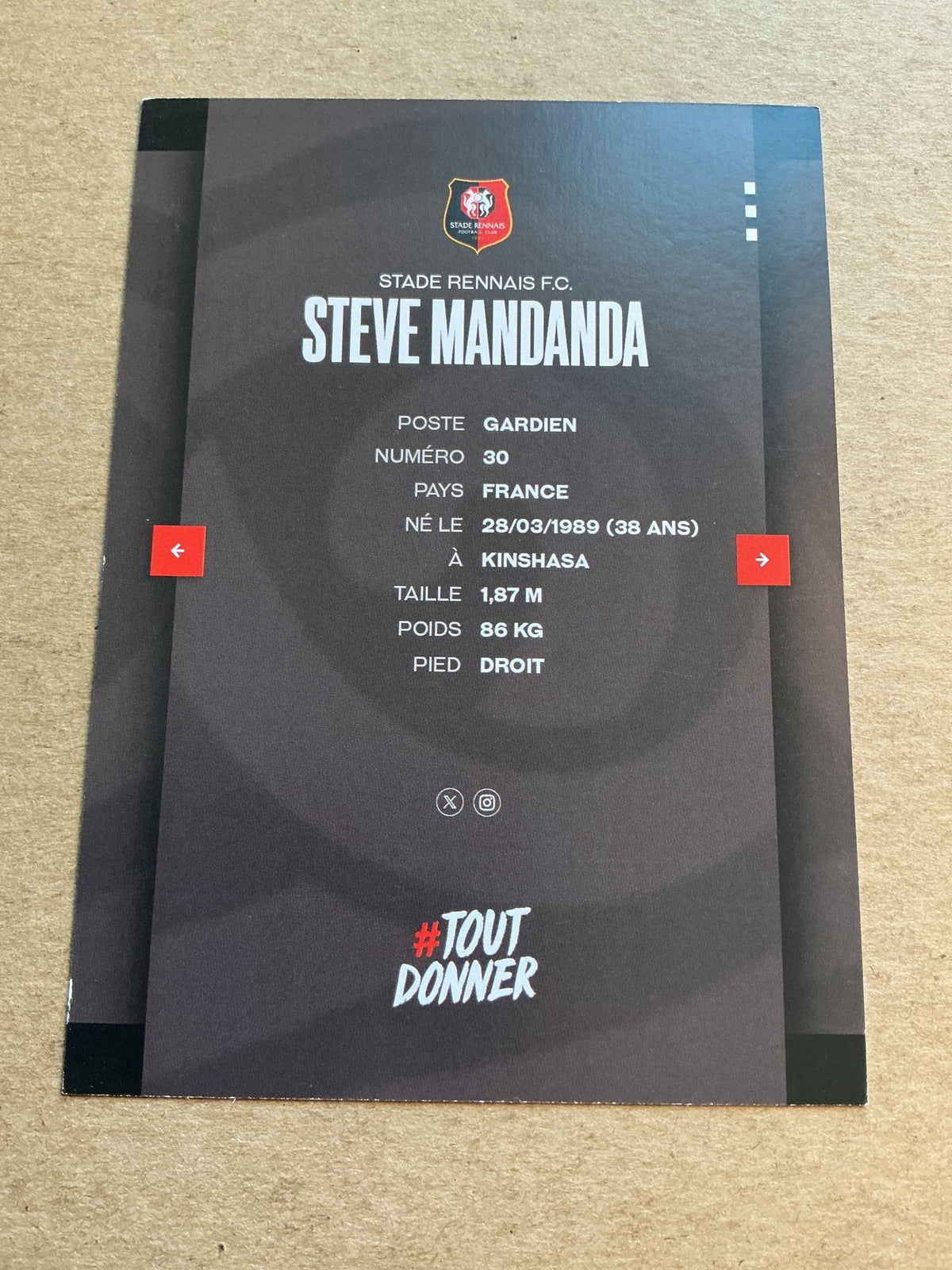 Steve Mandanda, France 🇫🇷 Stade Rennes FC 2023/24 hand signed - Autographs-World