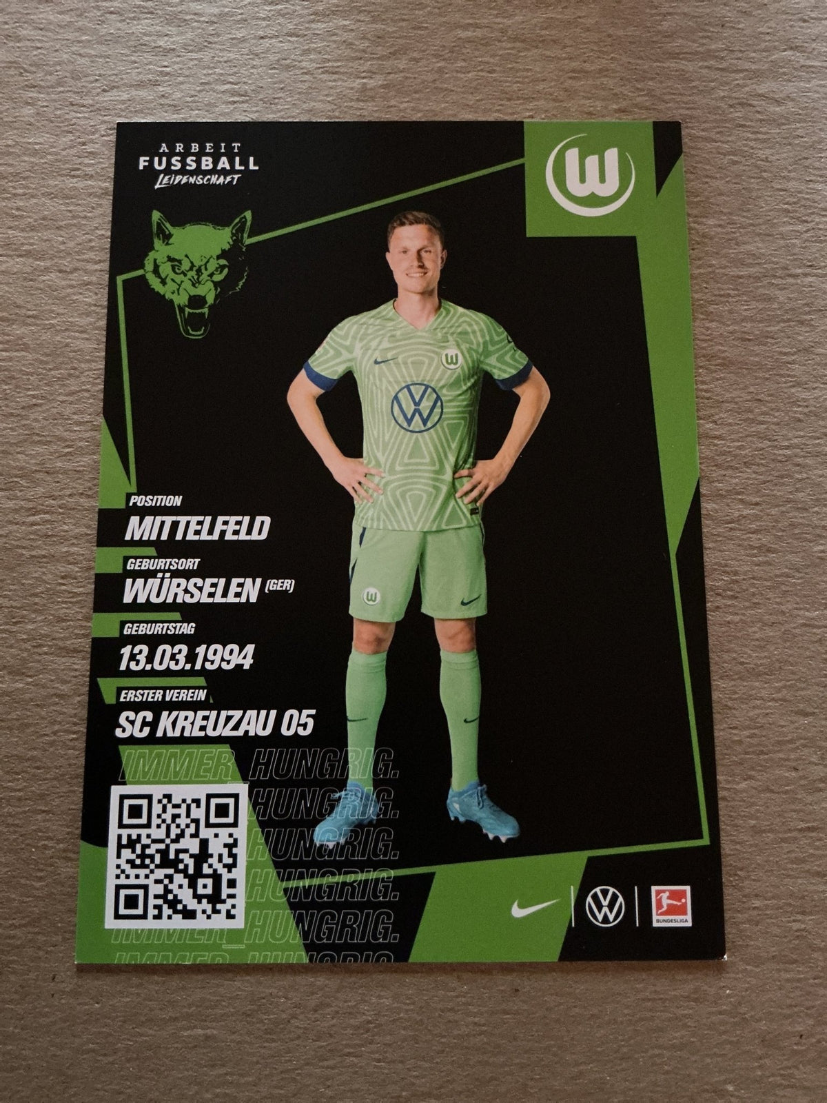 Yannick Gerhardt, Germany 🇩🇪 VfL Wolfsburg 2022/23 hand signed - Autographs-World