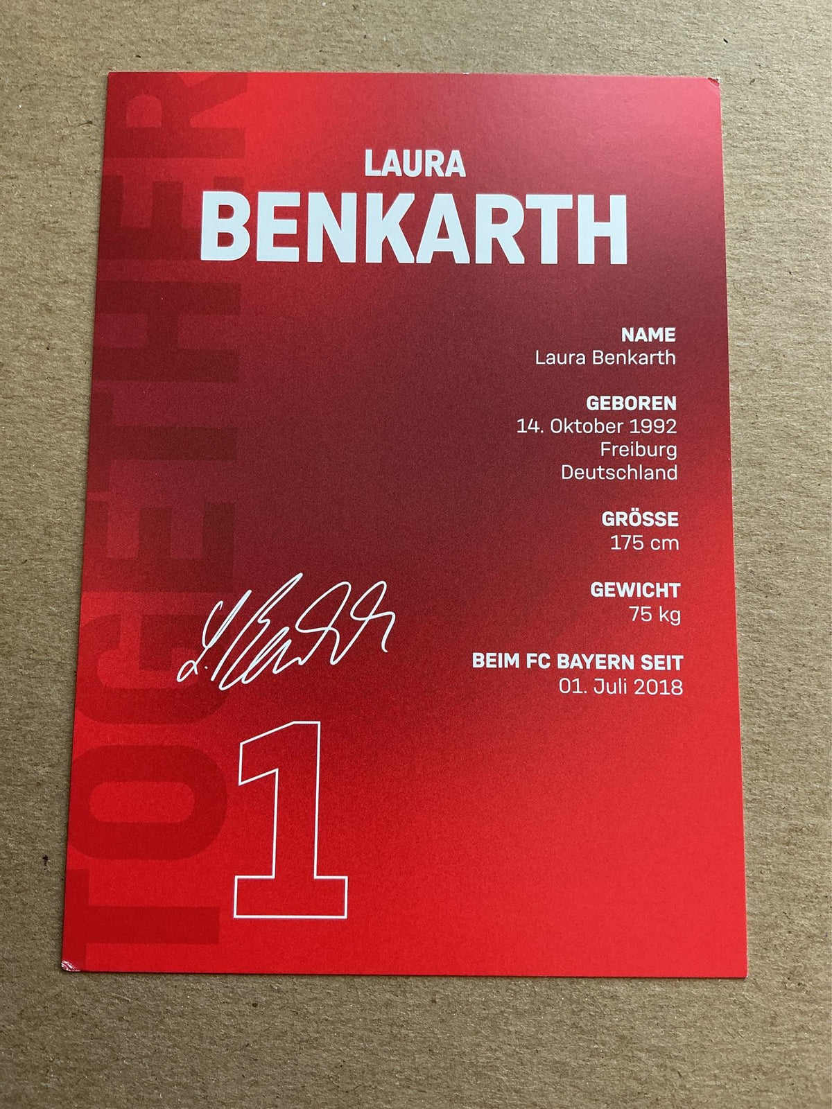 Laura Benkarth, Germany 🇩🇪 FC Bayern München 2021/22 hand signed