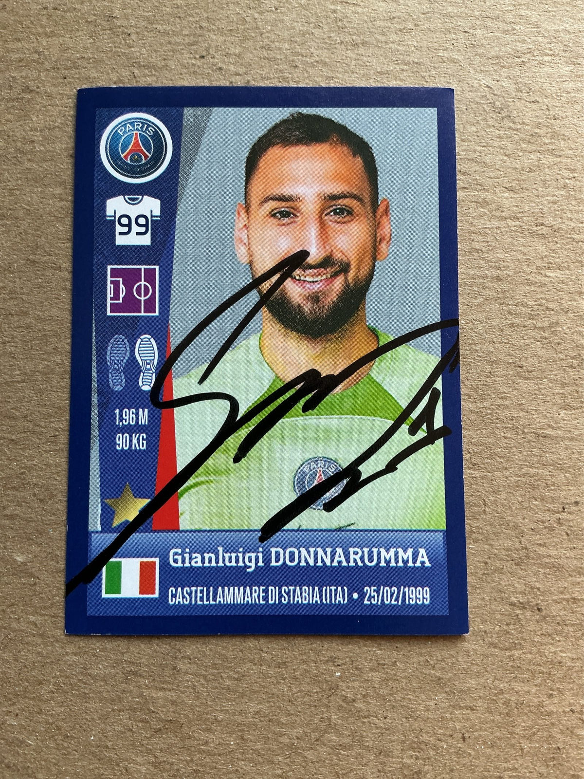 Gianluigi Donnarumma, Italy 🇮🇹 Paris Saint-Germain 2023 Panini hand signed