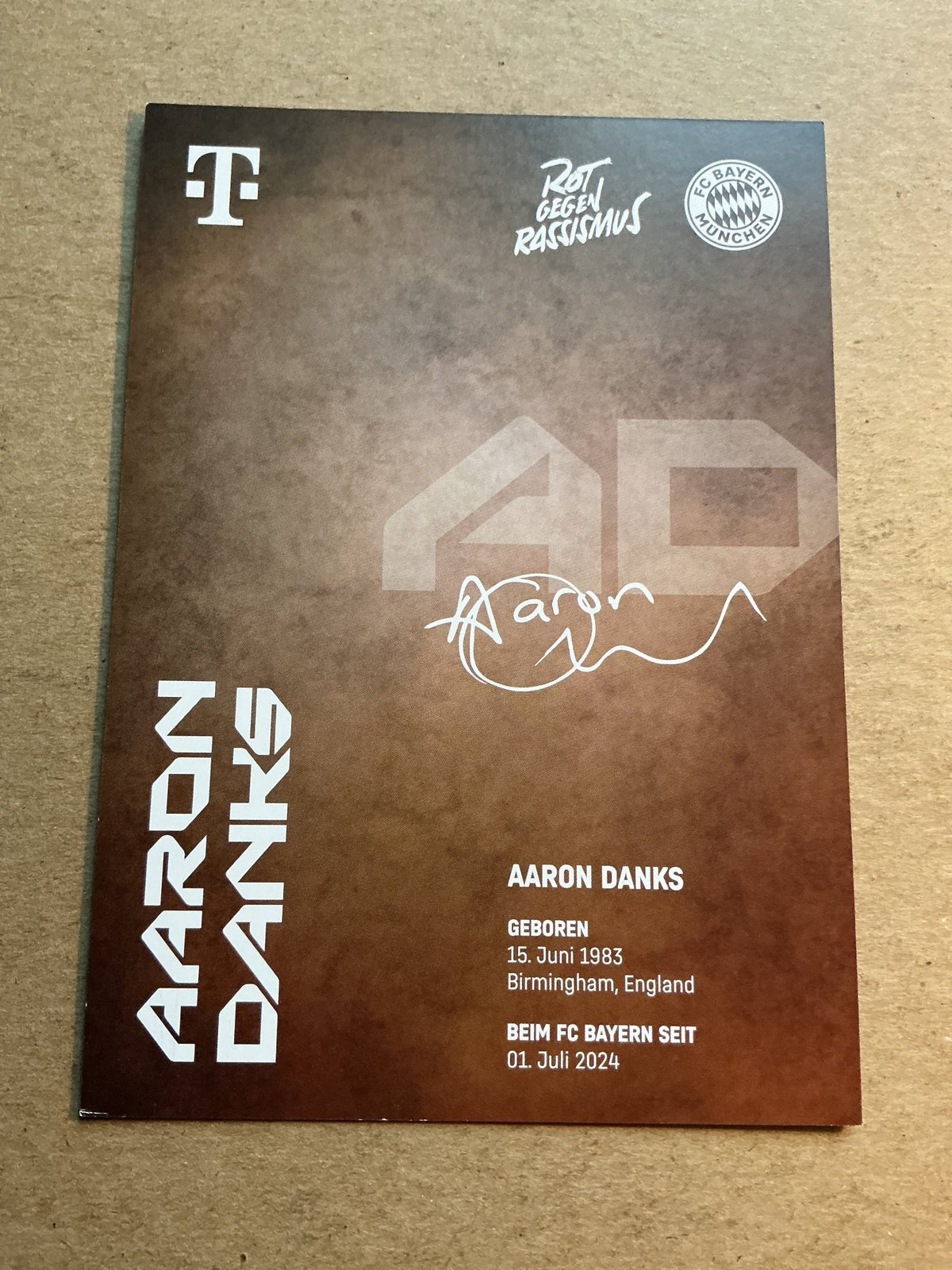 Aaron Danks, England 🏴󠁧󠁢󠁥󠁮󠁧󠁿 FC Bayern München 2024/25 hand signed - Autographs-World