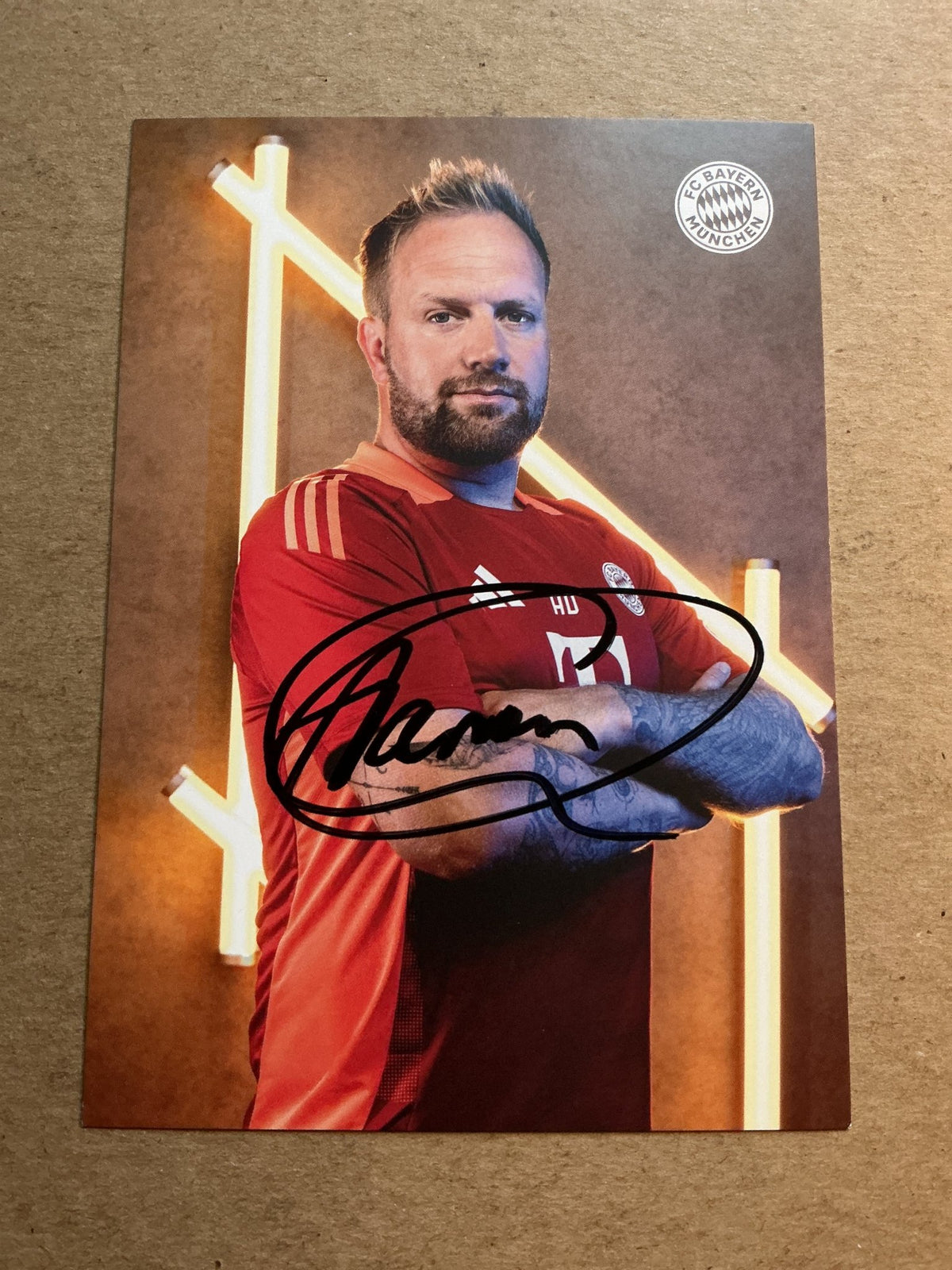 Aaron Danks, England 🏴󠁧󠁢󠁥󠁮󠁧󠁿 FC Bayern München 2024/25 hand signed - Autographs-World