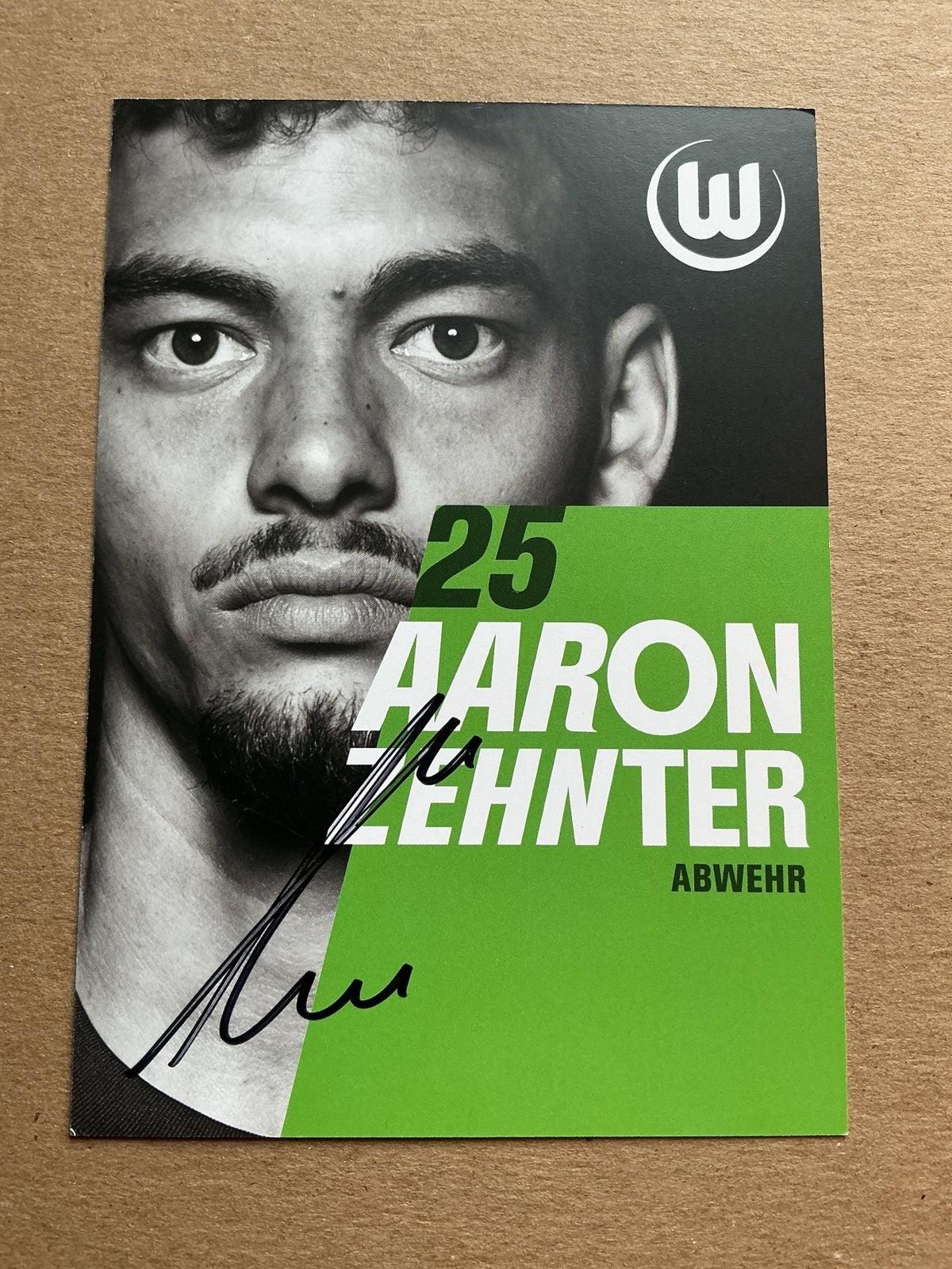 Aaron Zehnter, Germany 🇩🇪 VfL Wolfsburg 2025/26 hand signed - Autographs-World