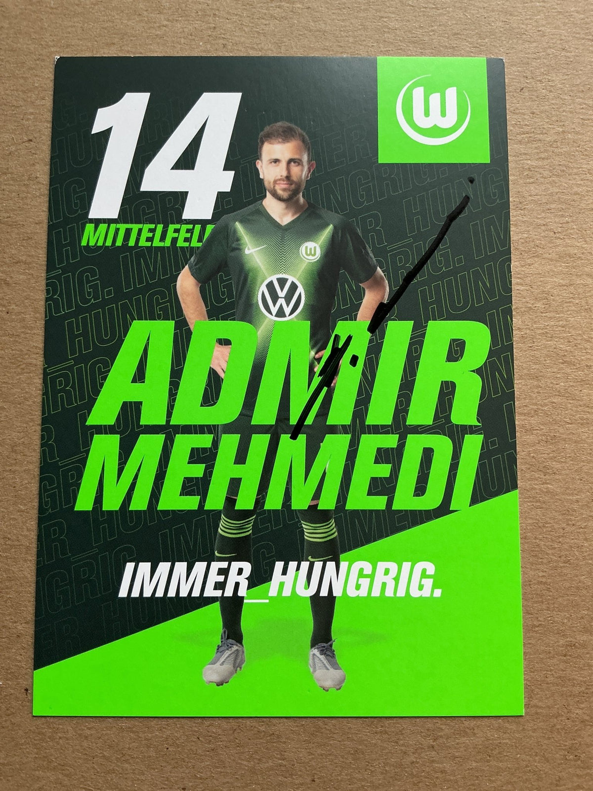 Admir Mehmedi, Switzerland 🇨🇭 VfL Wolfsburg 2019/20 hand signed - Autographs-World