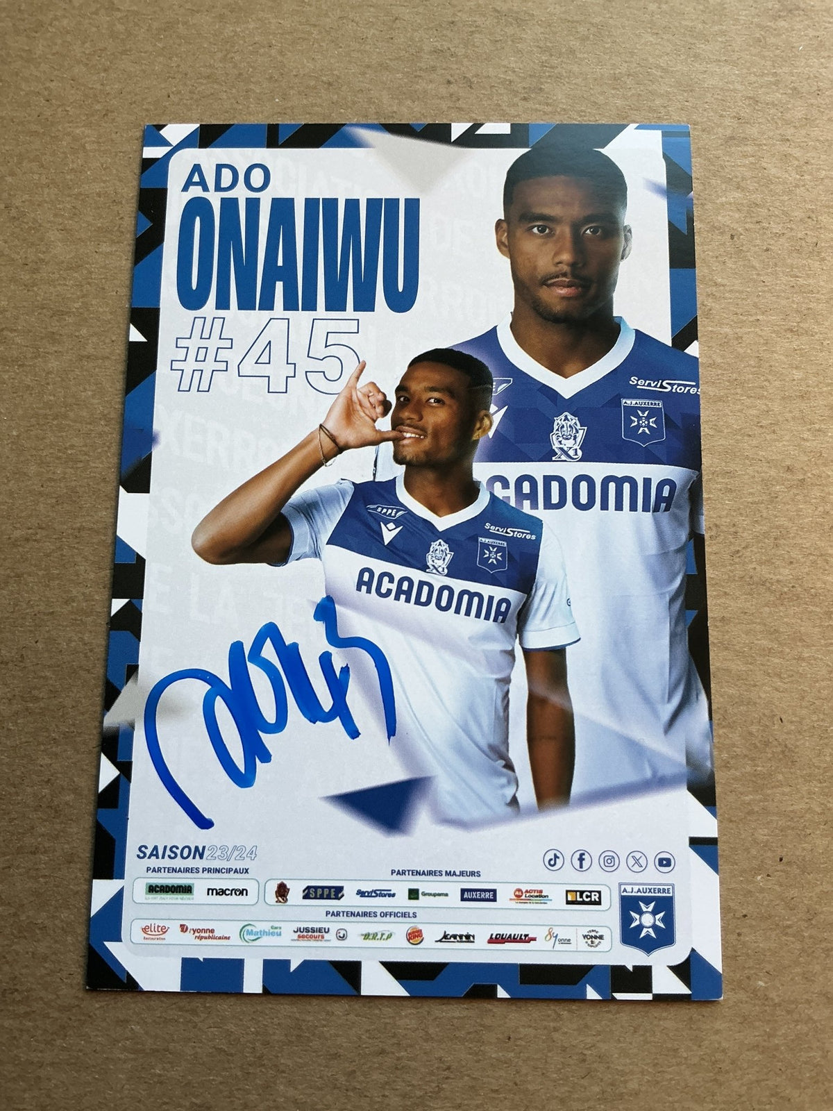 Ado Onaiwu, Japan 🇯🇵 AJ Auxerre 2023/24 hand signed - Autographs-World