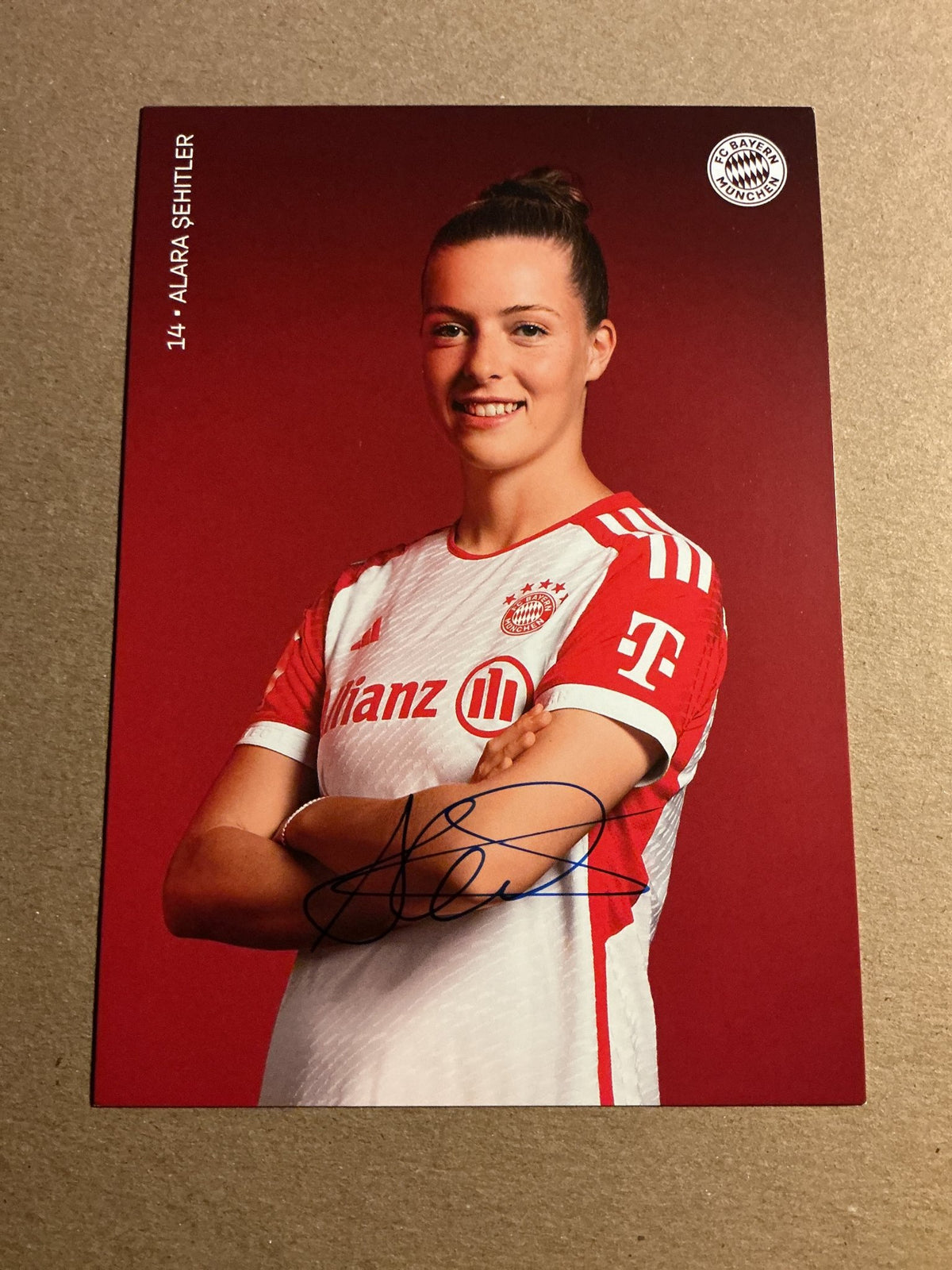 Alara Şehitler, Germany 🇩🇪 FC Bayern München 2023/24 hand signed - Autographs-World