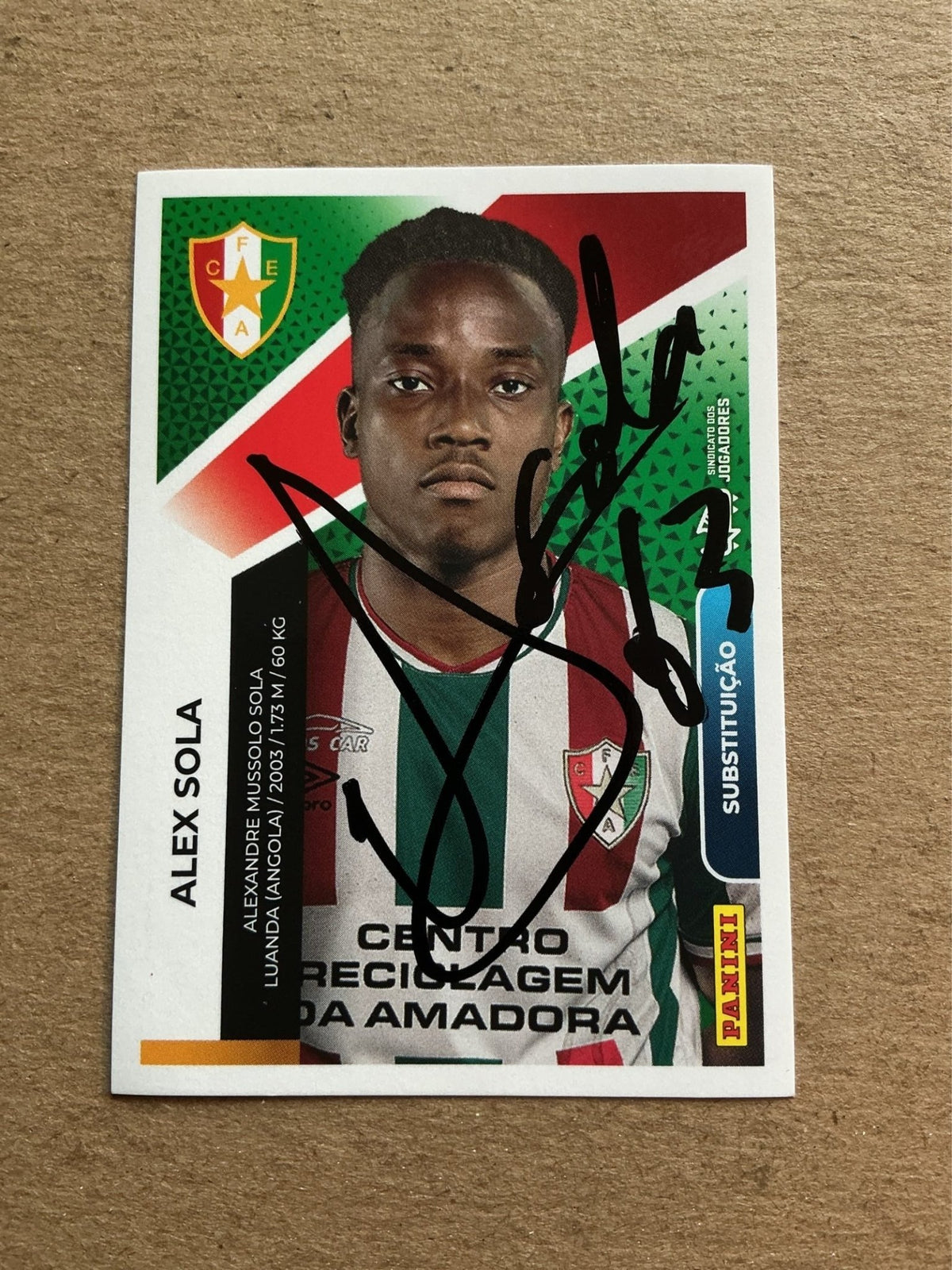 Alex Sola, Angola 🇦🇴 Estrela Amadora 2025/26 Panini hand signed - Autographs-World