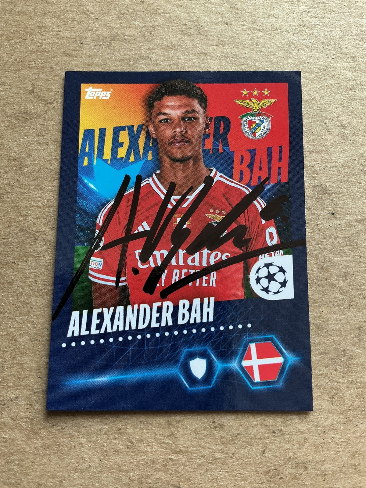 Alexander Bah, Denmark 🇩🇰 SL Benfica 2023/24 Topps hand signed - Autographs-World