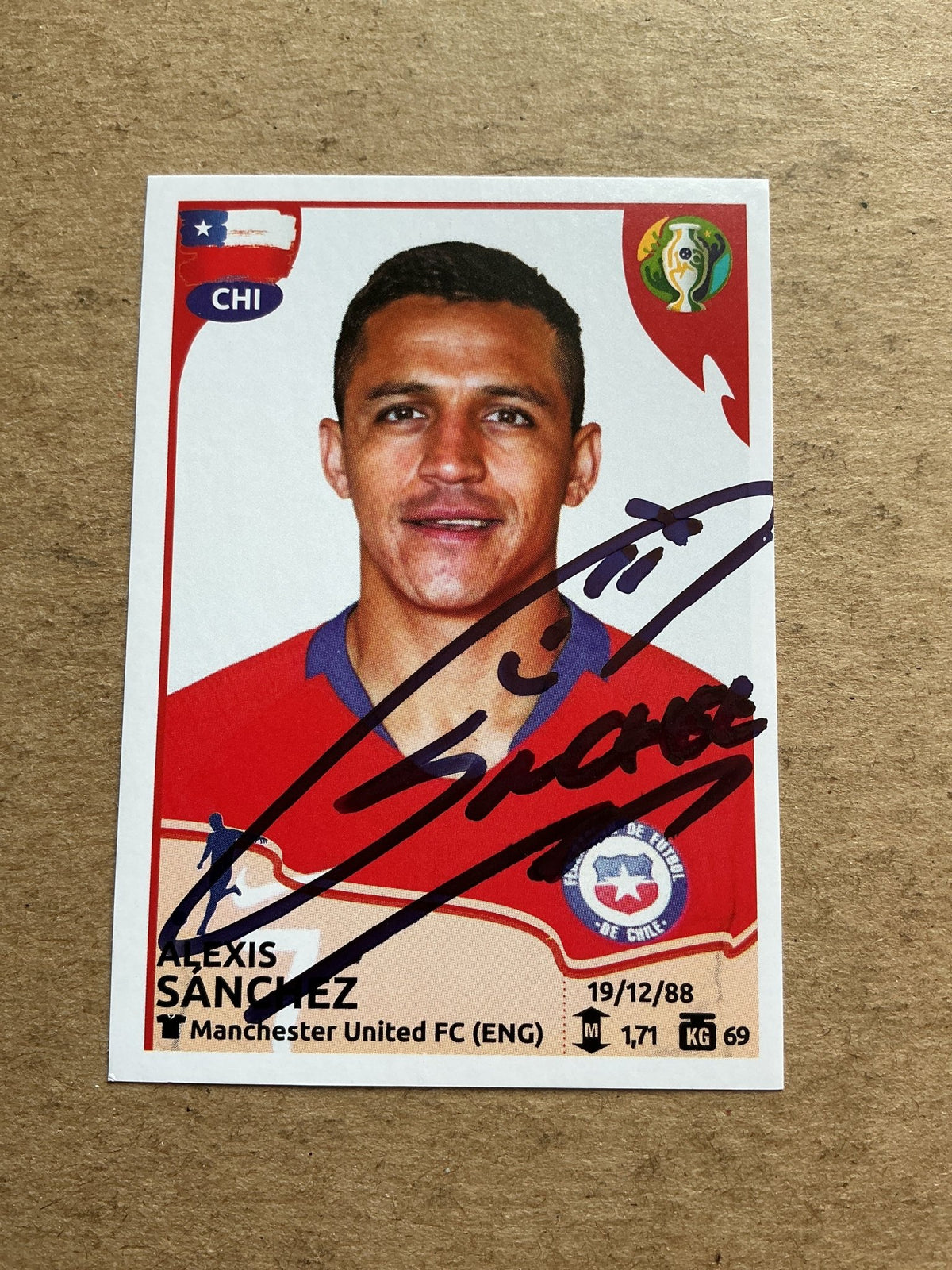 Alexis Sánchez, Chile 🇨🇱 Copa America 2019 Panini hand signed - Autographs-World