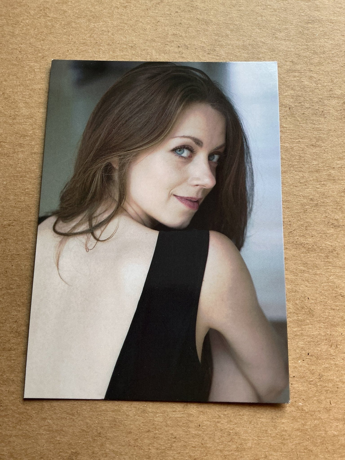 Alice Dwyer, Germany 🇩🇪 Actress 2025 hand signed - Autographs-World