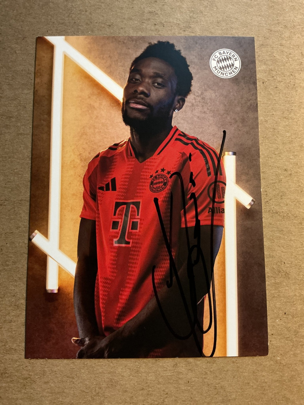 Alphonso Davies, Canada 🇨🇦 FC Bayern München 2024/25 hand signed - Autographs-World