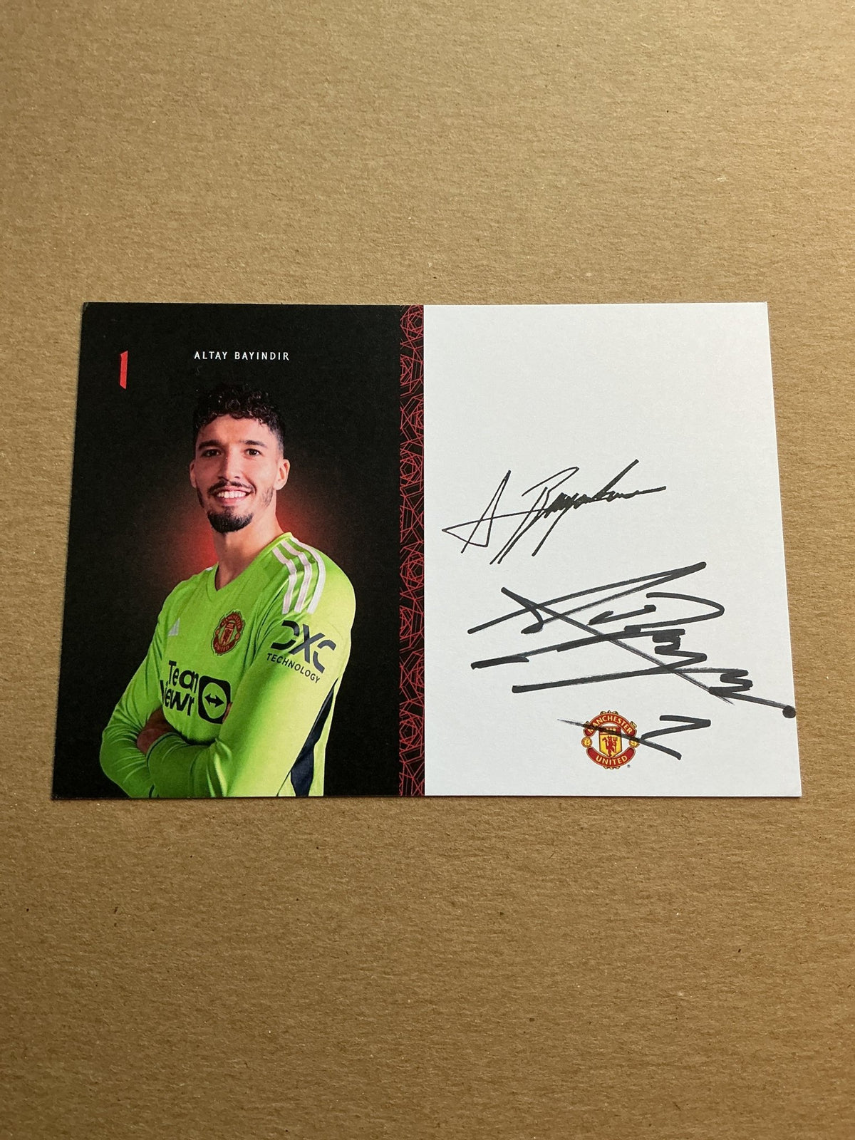 Altay Bayindir, Türkiye 🇹🇷 Manchester United 2023/24 hand signed - Autographs-World