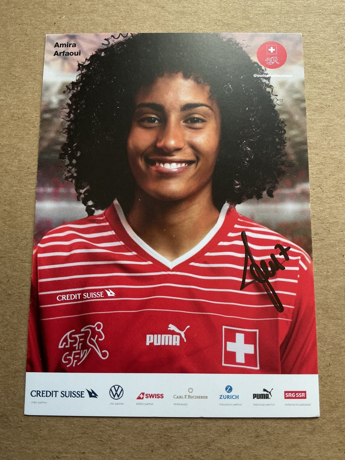 Amira Arfaoui, Switzerland 🇨🇭 Women’s World Cup 2023 hand signed - Autographs-World