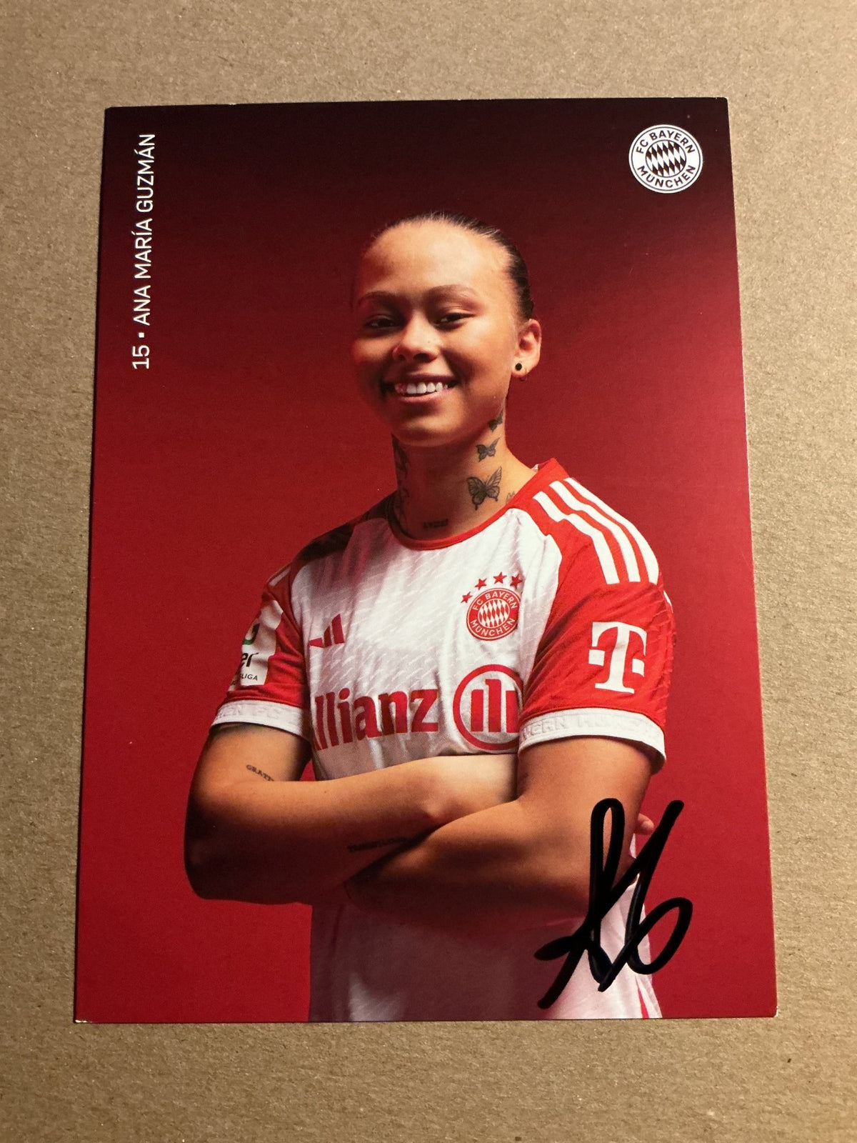 Ana María Guzmán, Colombia 🇨🇴 FC Bayern München 2023/24 hand signed - Autographs-World