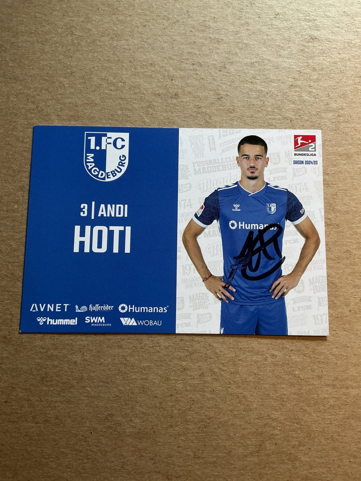 Andi Hoti, Kosovo 🇽🇰 1.FC Magdeburg 2024/25 hand signed - Autographs-World