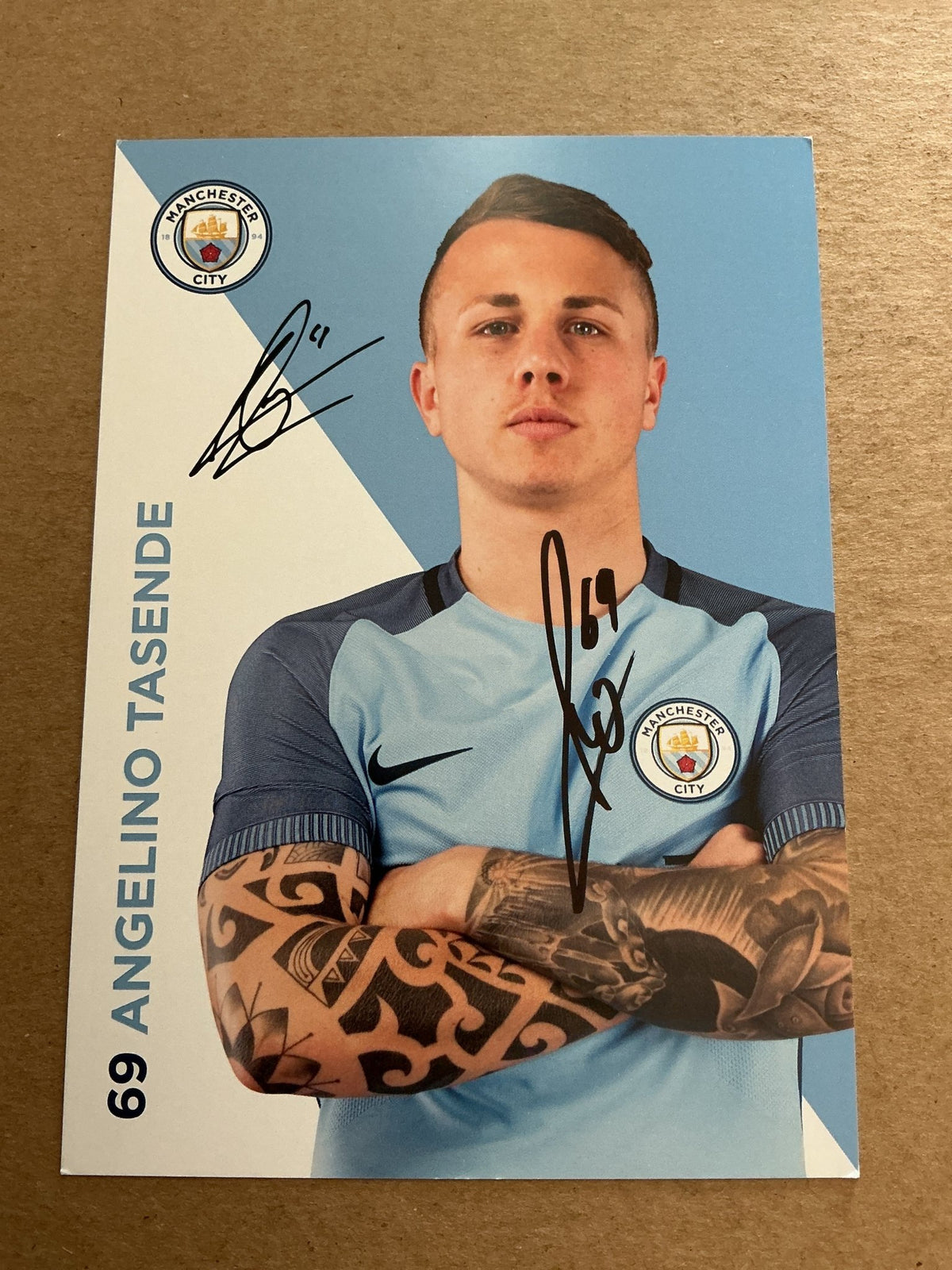 Angelino, Spain 🇪🇸 Manchester City 2016/17 hand signed - Autographs-World