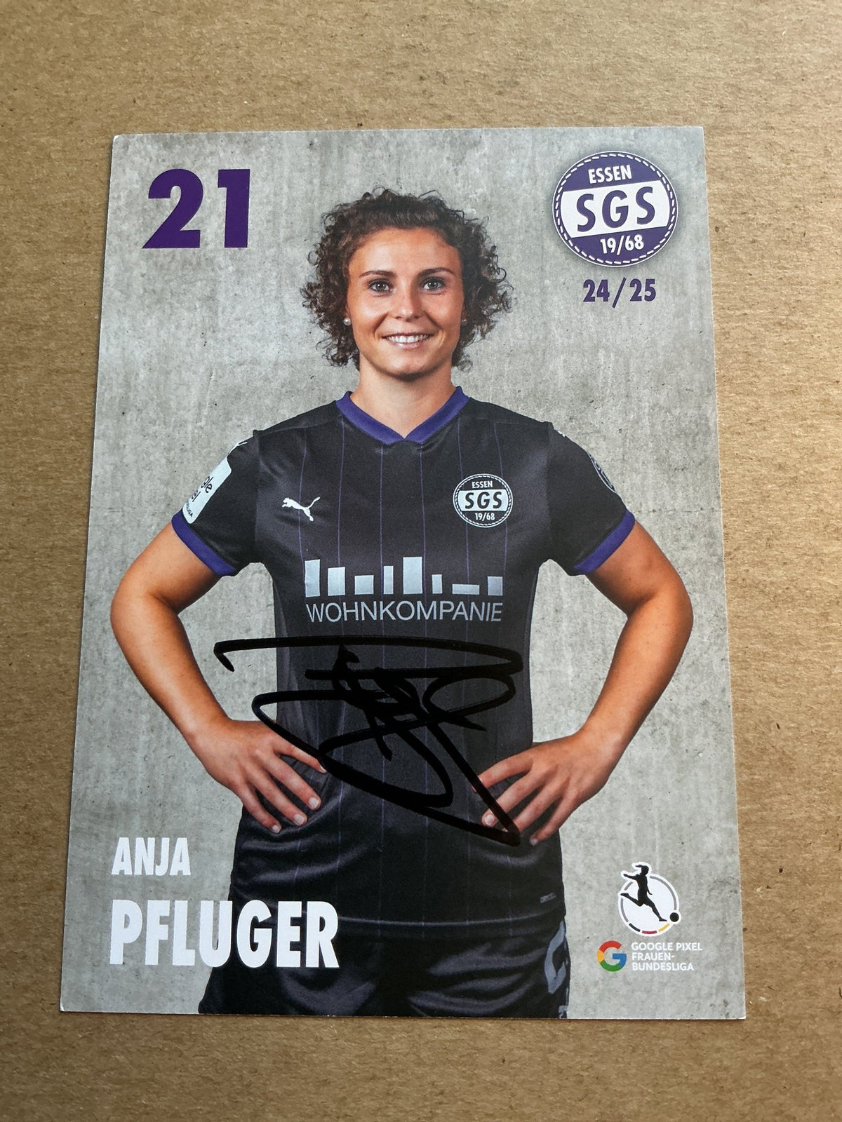 Anja Pfluger, Germany 🇩🇪 SGS Essen 2024/25 hand signed - Autographs-World