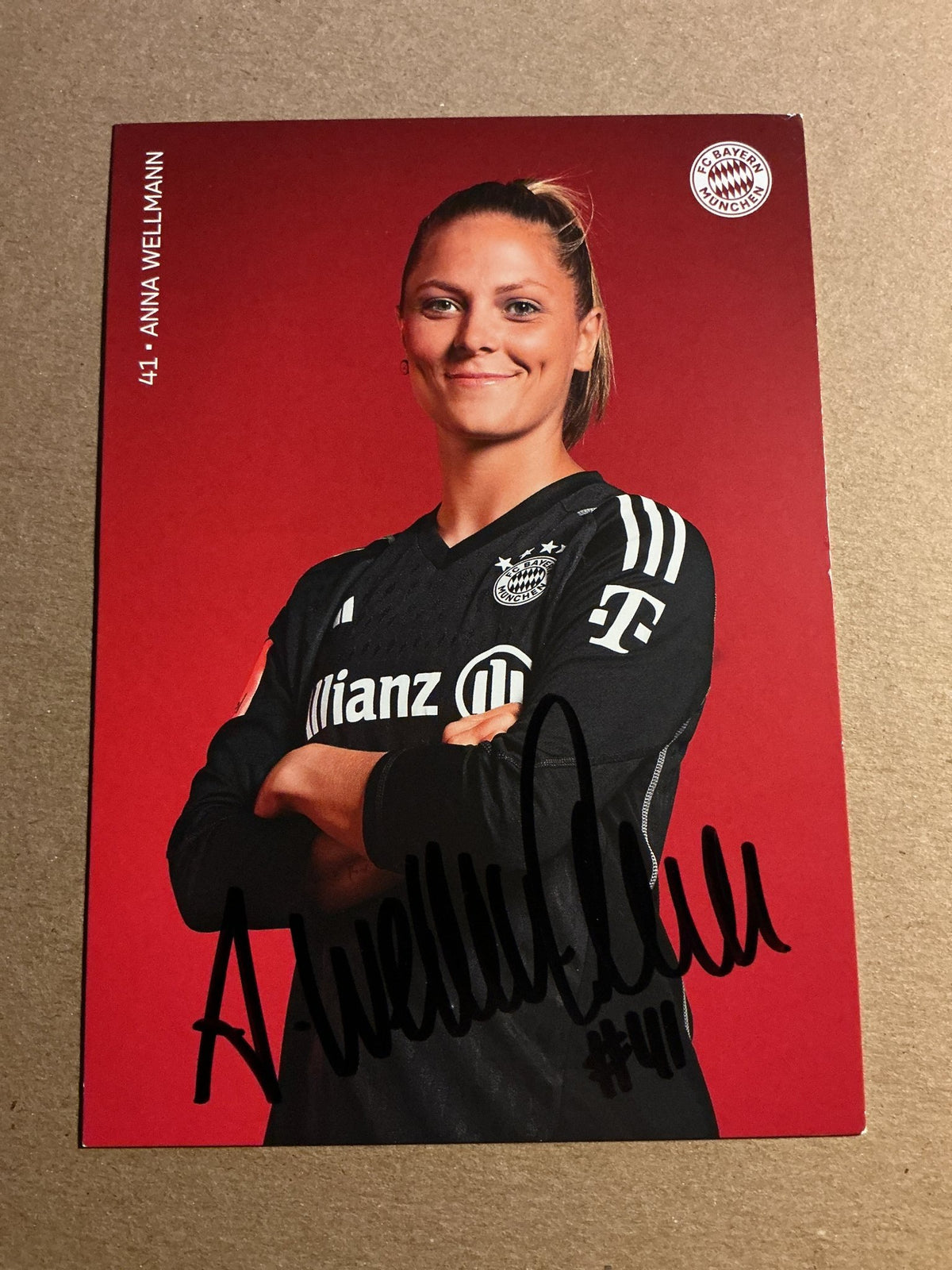 Anna Wellmann, Germany 🇩🇪 FC Bayern München 2023/24 hand signed - Autographs-World
