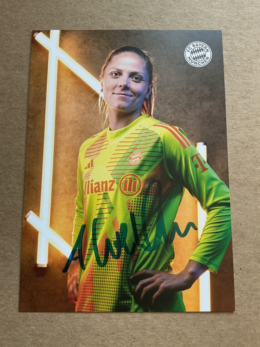 Anna Wellmann, Germany 🇩🇪 FC Bayern Munich 2024/25 hand signed - Autographs-World