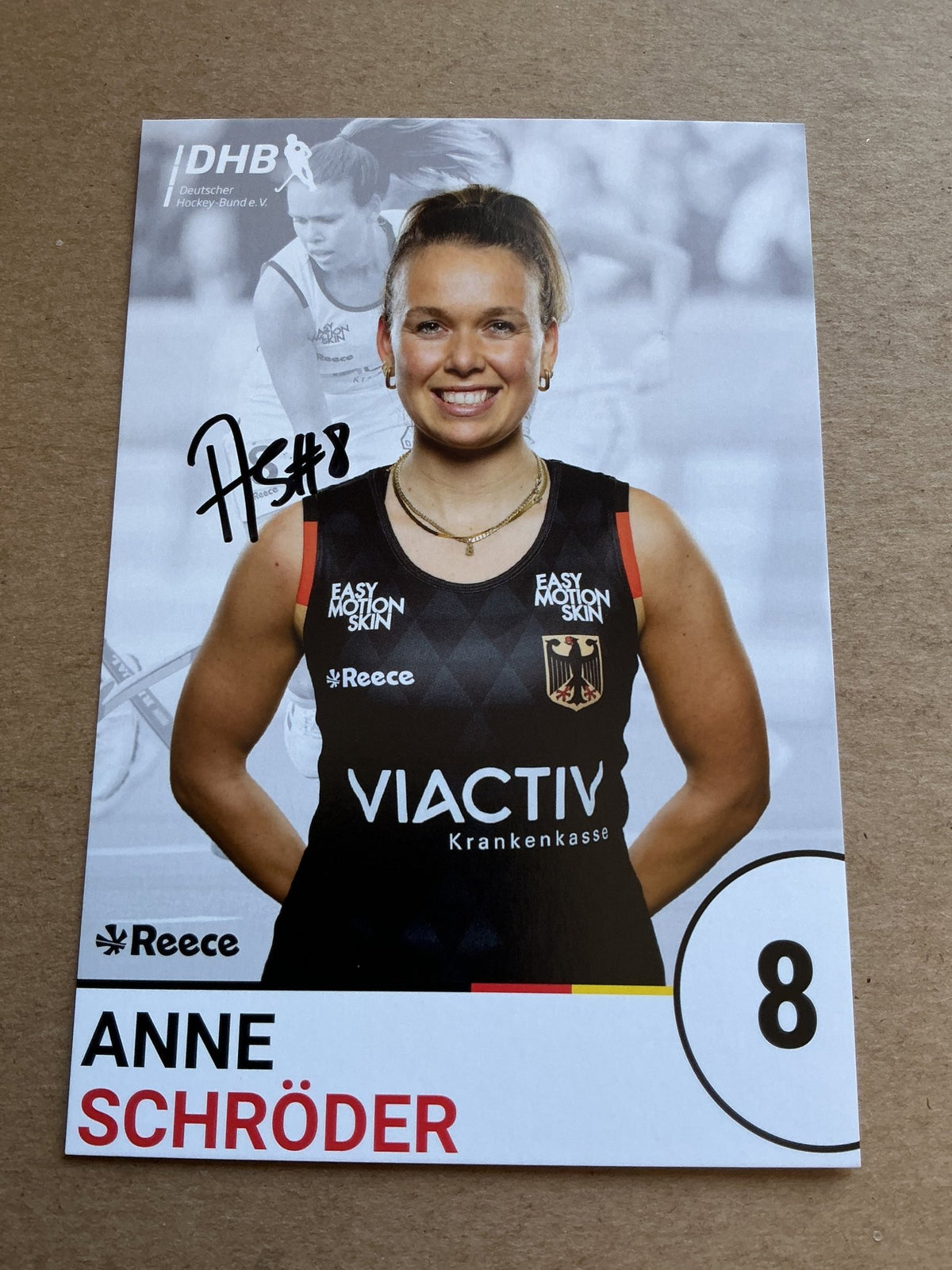 Anne Schröder, Germany 🇩🇪 Field Hockey Summer Olympics 2024 hand signed - Autographs-World