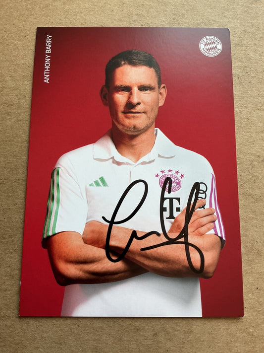 Anthony Barry, England 🏴󠁧󠁢󠁥󠁮󠁧󠁿 FC Bayern München 2023/24 hand signed - Autographs-World