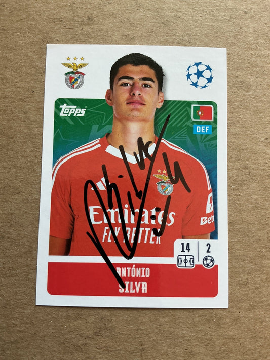 Antonio Silva, Portugal 🇵🇹 SL Benfica 2024/25 Topps hand signed - Autographs-World