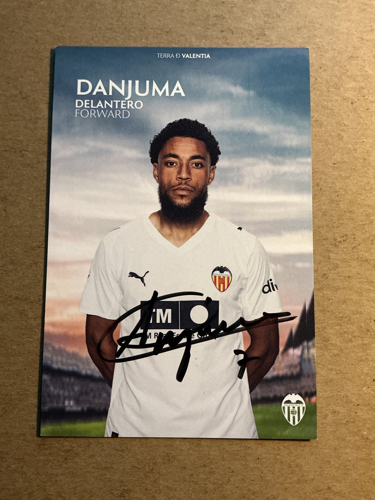 Arnaut Danjuma, Netherlands 🇳🇱 Valencia CF 2025/26 hand signed - Autographs-World